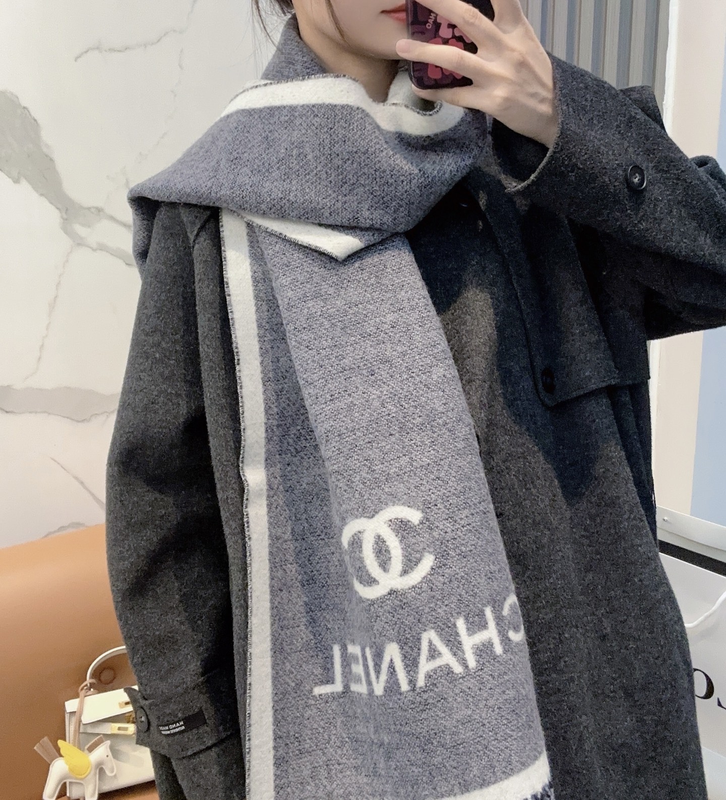 上新CHANEL新香奈儿《双面拼色提花》目测是大爆款！双面异色提花 两面完全相反的颜色及图案 设计真的非