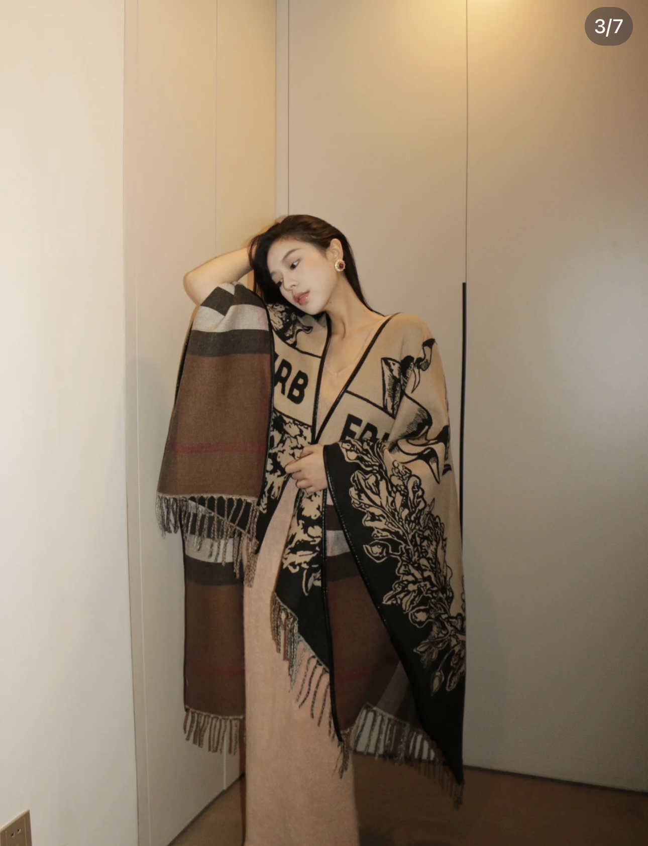 原单burberry最新款骑士战马双面提花披肩斗篷‼️经典中的经典.❗️这批原单全包.本来订制出口单.但