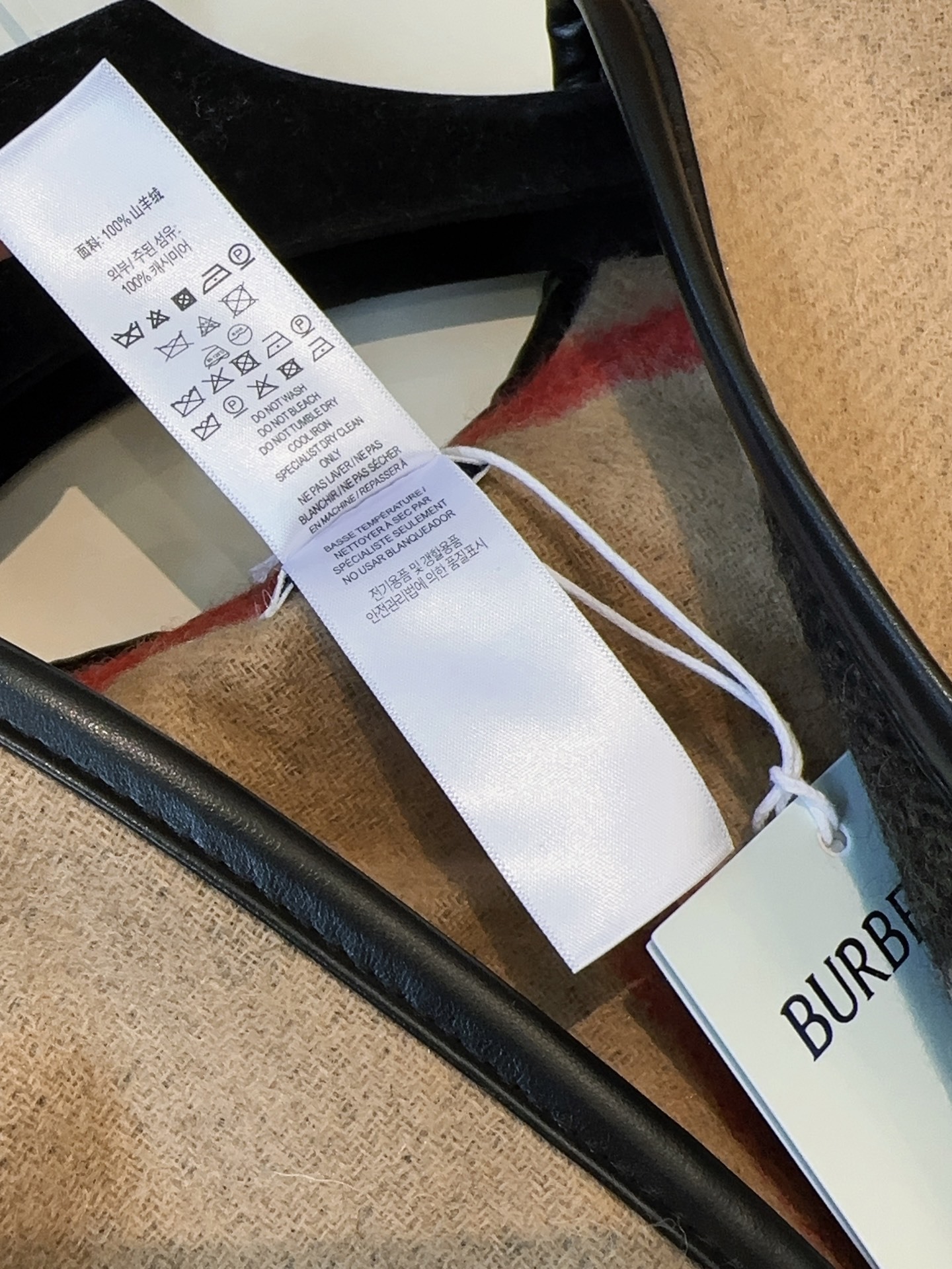 原单burberry最新款骑士战马双面提花披肩斗篷‼️经典中的经典.❗️这批原单全包.本来订制出口单.但