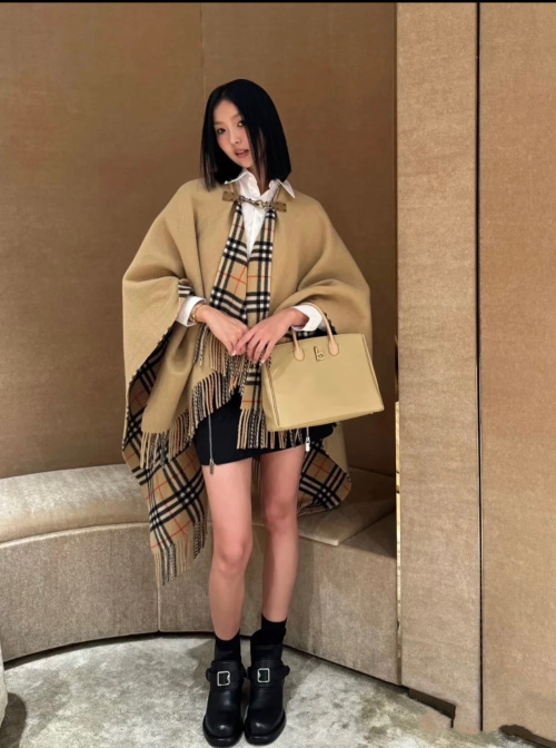 BURBERRY Limited Edition Wool Cape Shawl with Equestrian-Inspired Details 1 BURBERRY Limited Edition Wool Cape Shawl with Equestrian-Inspired Details