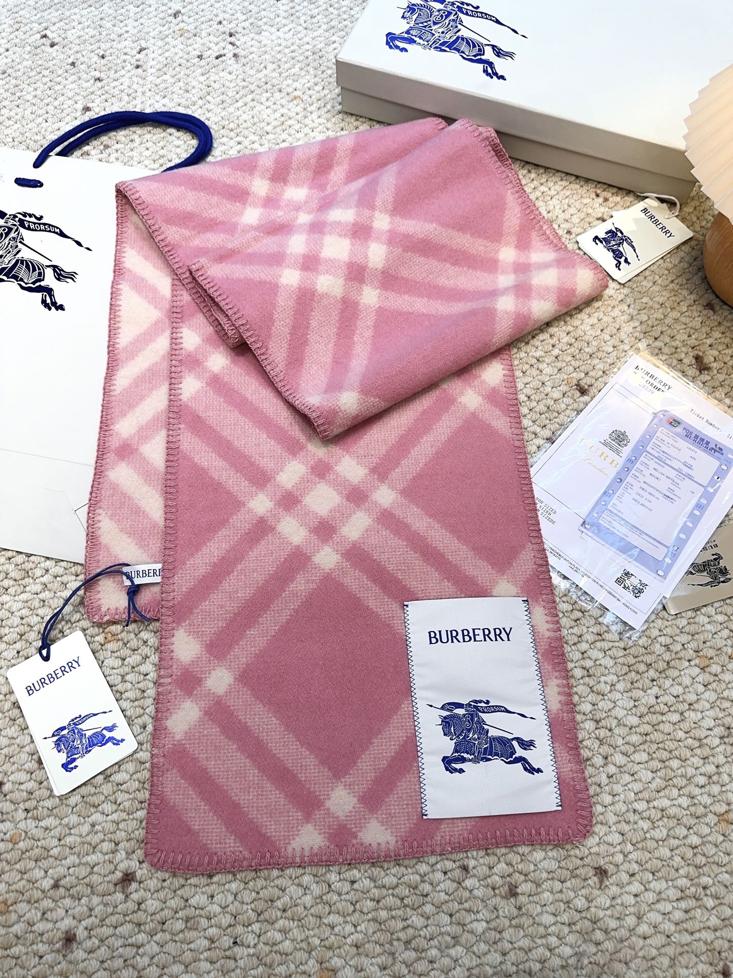 Burberry可遇不可求的王炸级单品，绝对是独家级别，工艺与材料完全与正品无区别，粗犷耐用，厚实保暖 