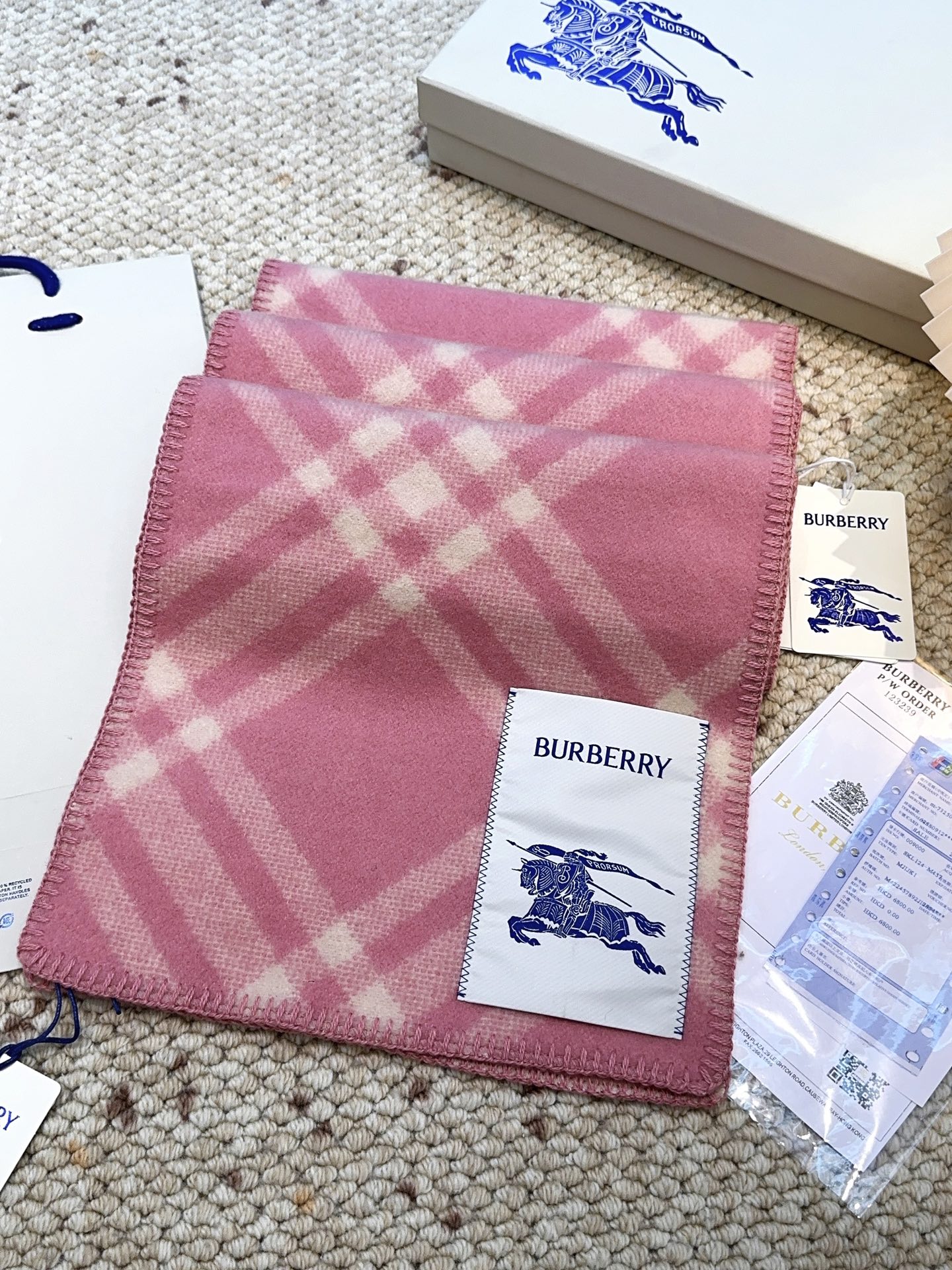 Burberry可遇不可求的王炸级单品，绝对是独家级别，工艺与材料完全与正品无区别，粗犷耐用，厚实保暖 