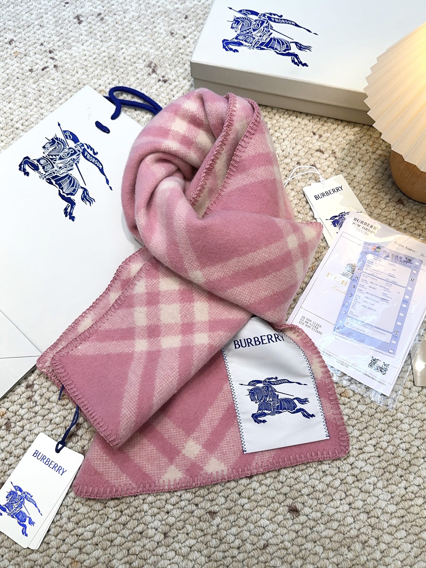 Burberry可遇不可求的王炸级单品，绝对是独家级别，工艺与材料完全与正品无区别，粗犷耐用，厚实保暖 