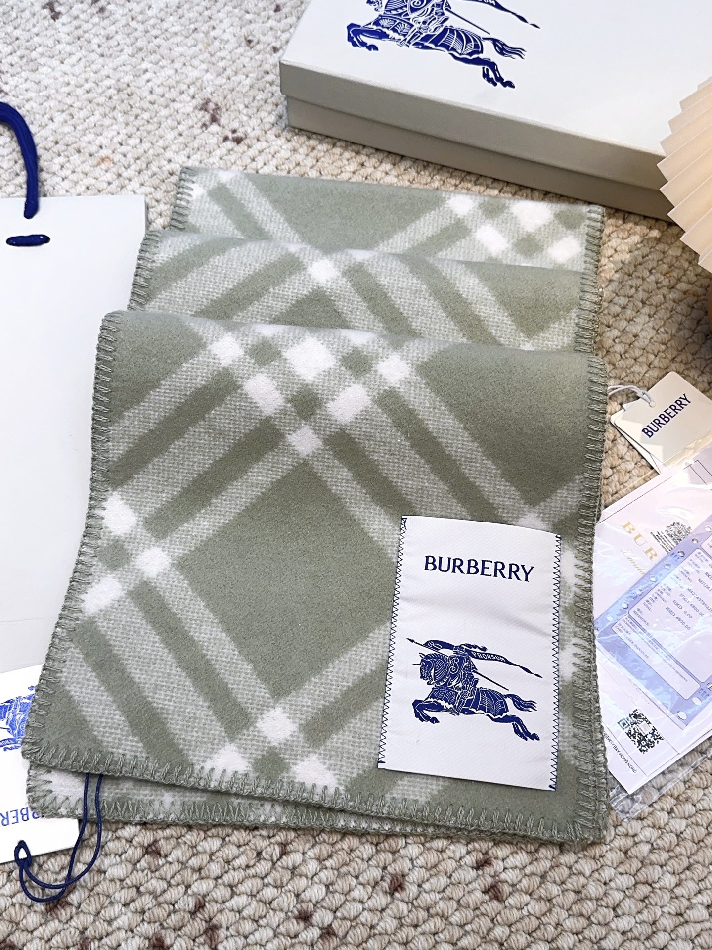 Burberry可遇不可求的王炸级单品，绝对是独家级别，工艺与材料完全与正品无区别，粗犷耐用，厚实保暖 