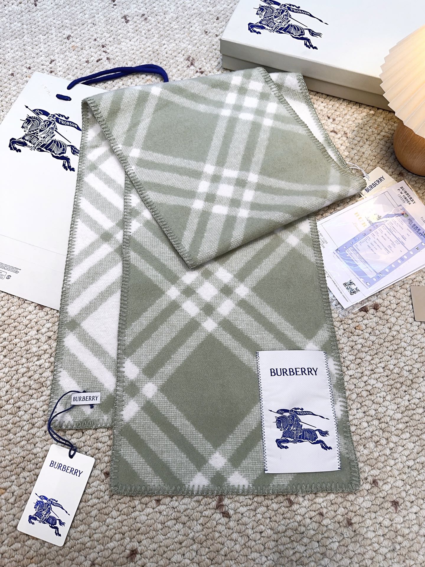 Burberry可遇不可求的王炸级单品，绝对是独家级别，工艺与材料完全与正品无区别，粗犷耐用，厚实保暖 