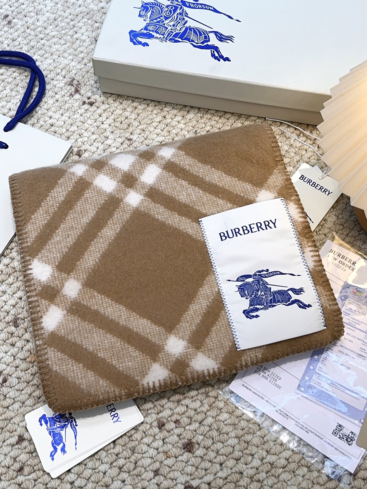 Burberry可遇不可求的王炸级单品，绝对是独家级别，工艺与材料完全与正品无区别，粗犷耐用，厚实保暖 