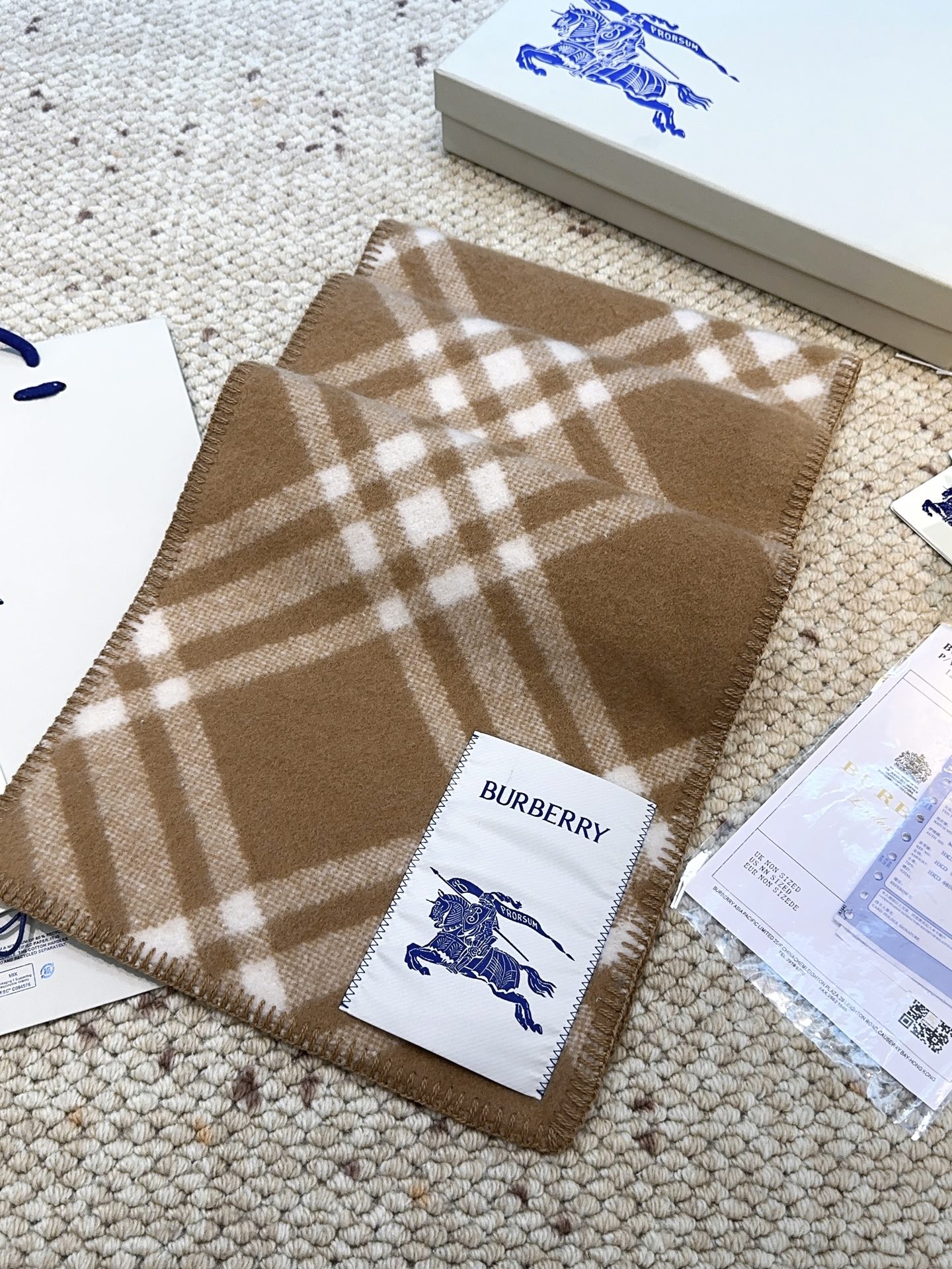 Burberry可遇不可求的王炸级单品，绝对是独家级别，工艺与材料完全与正品无区别，粗犷耐用，厚实保暖 