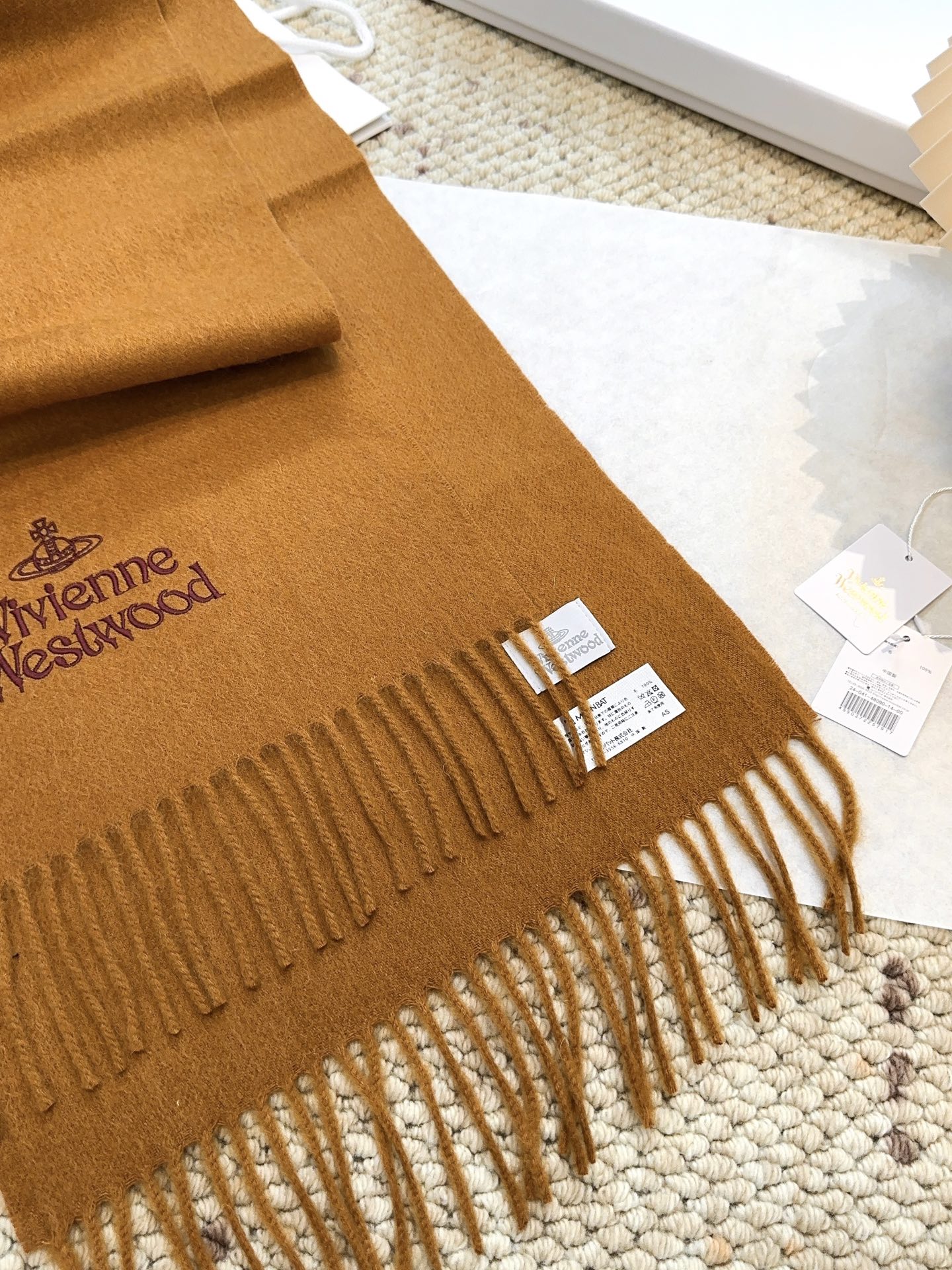 𝐕𝐢𝐯𝐢𝐞𝐧𝐧𝐞 𝐖𝐞𝐬𝐭𝐰𝐨𝐨𝐝🪐✨【薇薇安 · 西太后】极品山羊绒小围巾，送人自留都太高大上了😍重磅