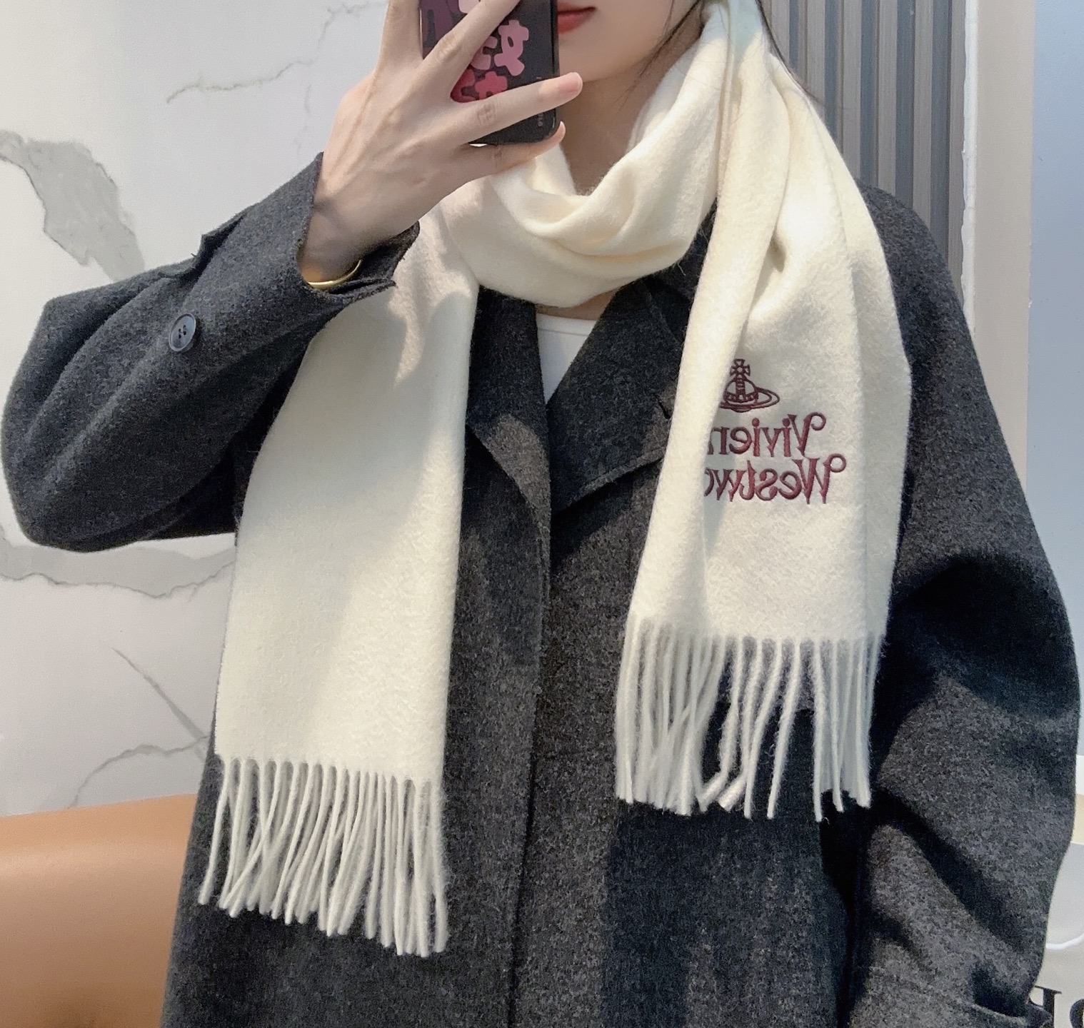 𝐕𝐢𝐯𝐢𝐞𝐧𝐧𝐞 𝐖𝐞𝐬𝐭𝐰𝐨𝐨𝐝🪐✨【薇薇安 · 西太后】极品山羊绒小围巾，送人自留都太高大上了😍重磅