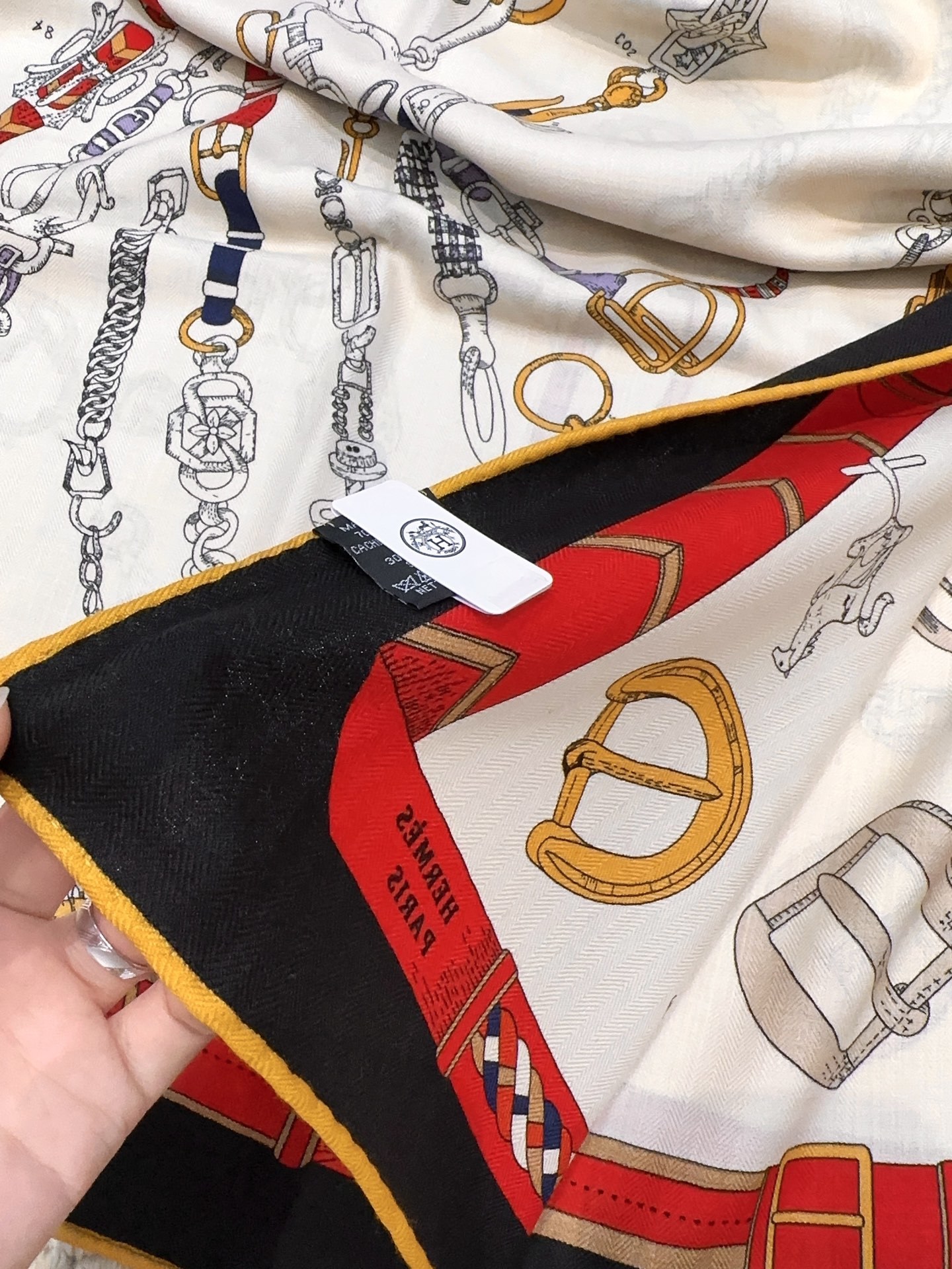 羊绒新款🆕👏👏买了都说好看‼️推荐💕爱马仕双面同色羊绒方巾 顶级工艺超值‼️爱马仕专柜爆款🎁💟立体呈现图