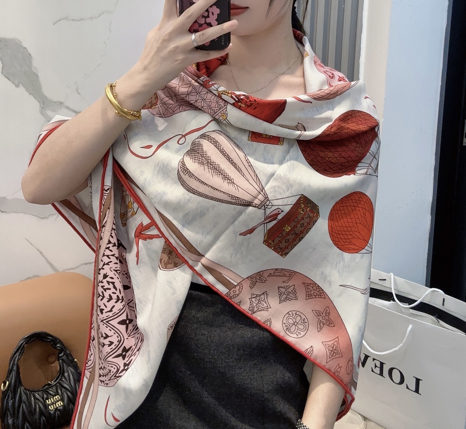 LV（路易威登）原单Lv140cm丝绒方巾，《热气球》，本款方巾全新加入 U价🉐️ and Away 系