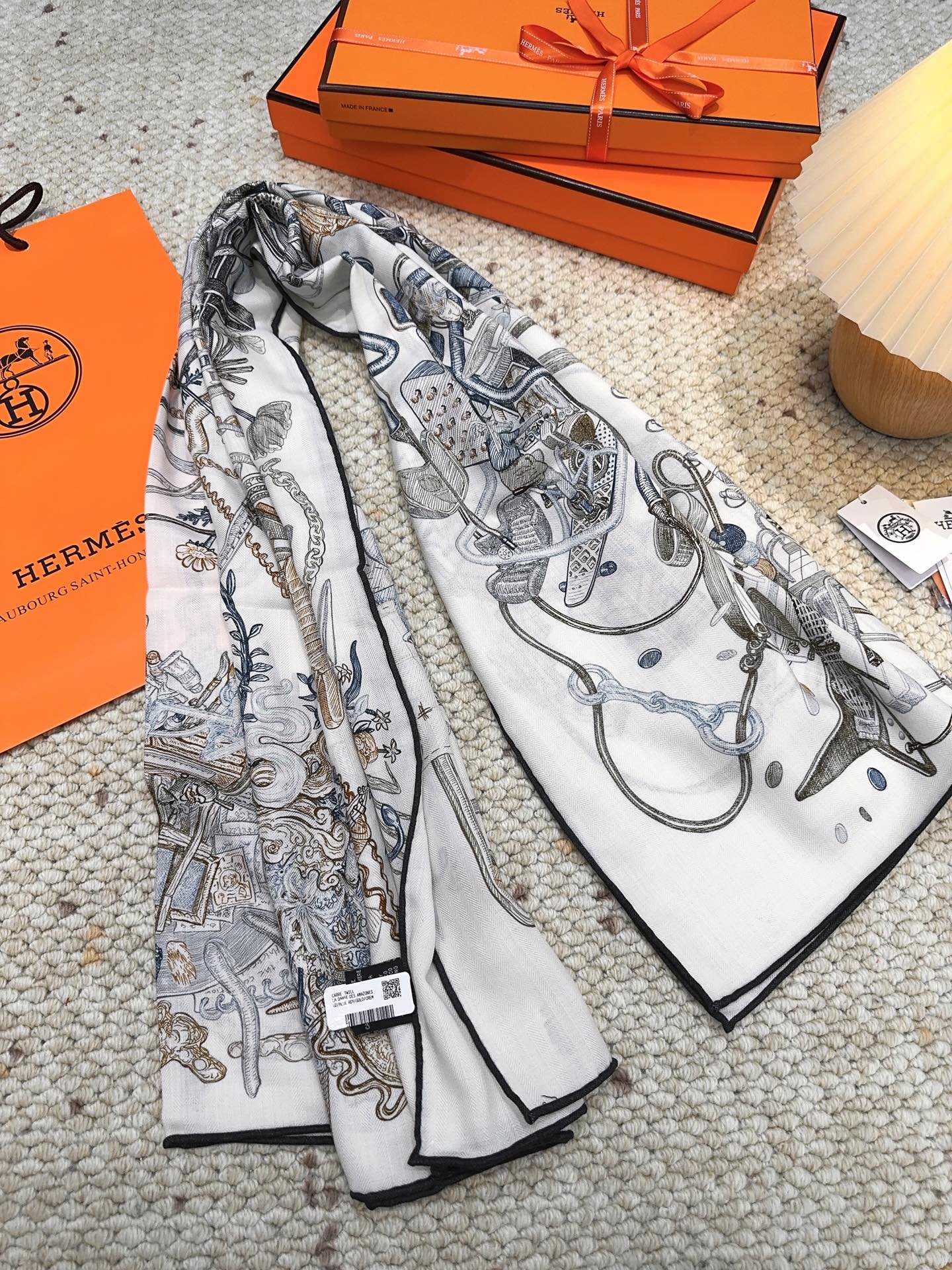 羊绒新款🆕👏👏买了都说好看‼️推荐💕爱马仕双面同色羊绒方巾 顶级工艺超值‼️爱马仕专柜爆款🎁💟立体呈现图