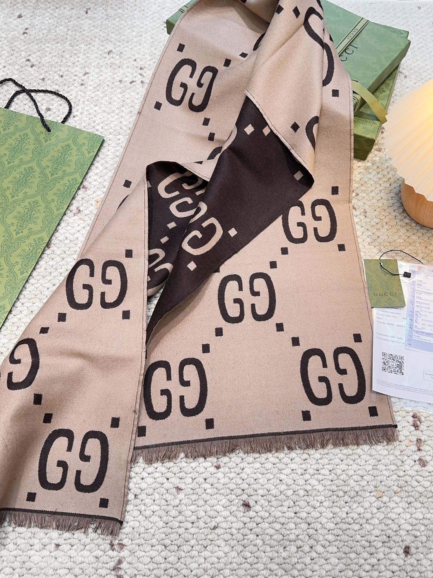 原单代工厂出品，大G围巾这是一款苏格兰风格-双面重工超级保暖的GG标识作为Gucci颇具代表性的传统精髓