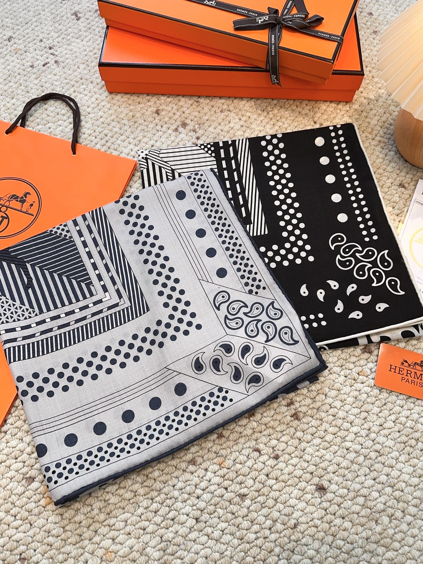 羊绒新款🆕👏👏买了都说好看‼️推荐💕爱马仕双面同色羊绒方巾 顶级工艺超值‼️爱马仕专柜爆款🎁💟立体呈现图