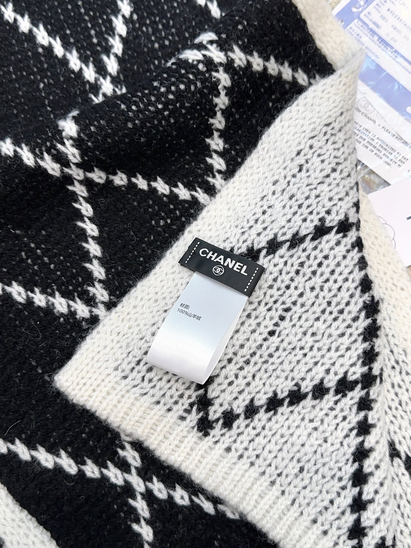 上新💃🏻💋👑👑香奈儿专柜新款💖💖美翻了[流泪]御用殿堂级极品‼️新款专柜在售 进口纯羊绒时尚绣花针织毛线