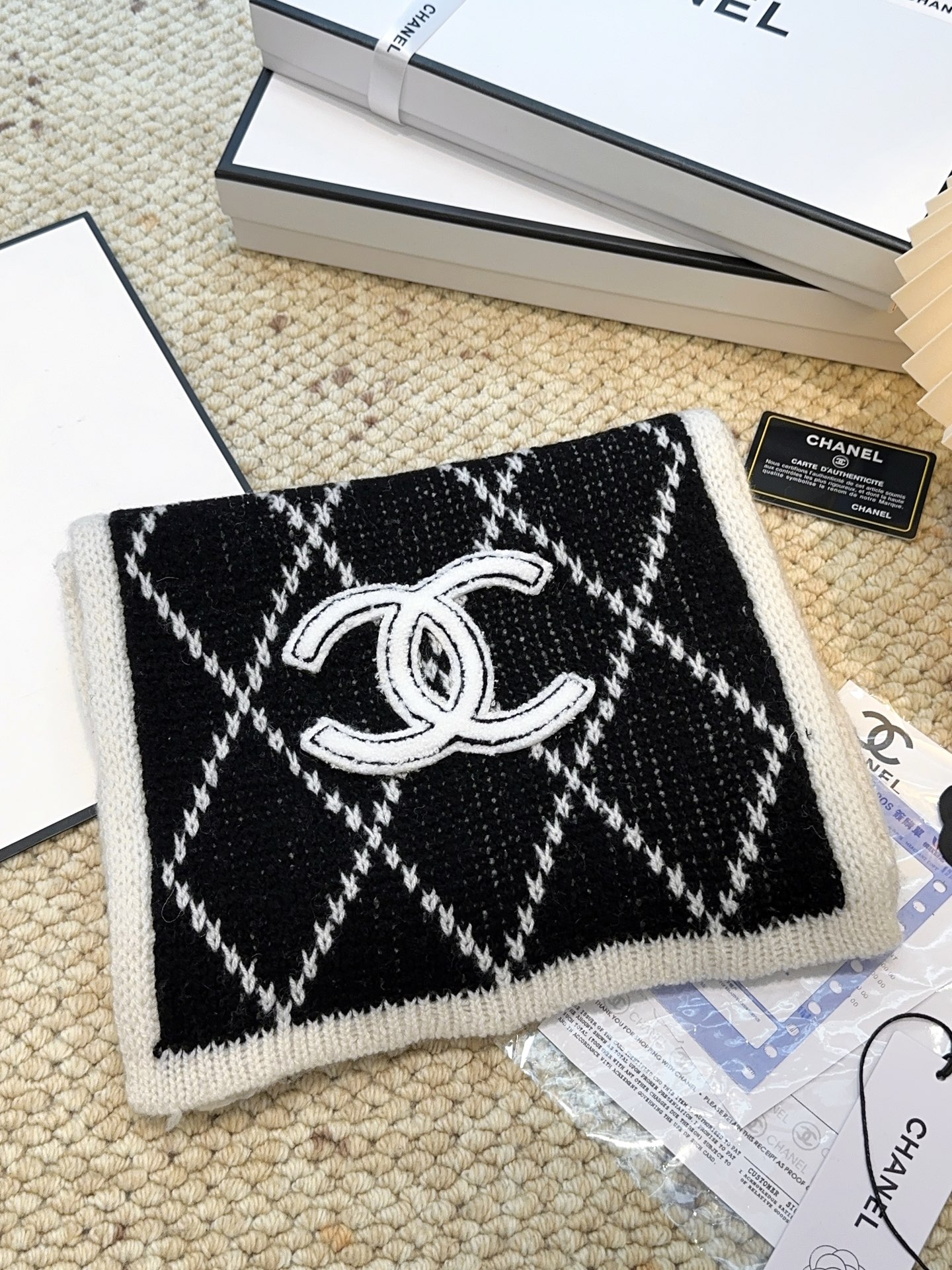 上新💃🏻💋👑👑香奈儿专柜新款💖💖美翻了[流泪]御用殿堂级极品‼️新款专柜在售 进口纯羊绒时尚绣花针织毛线