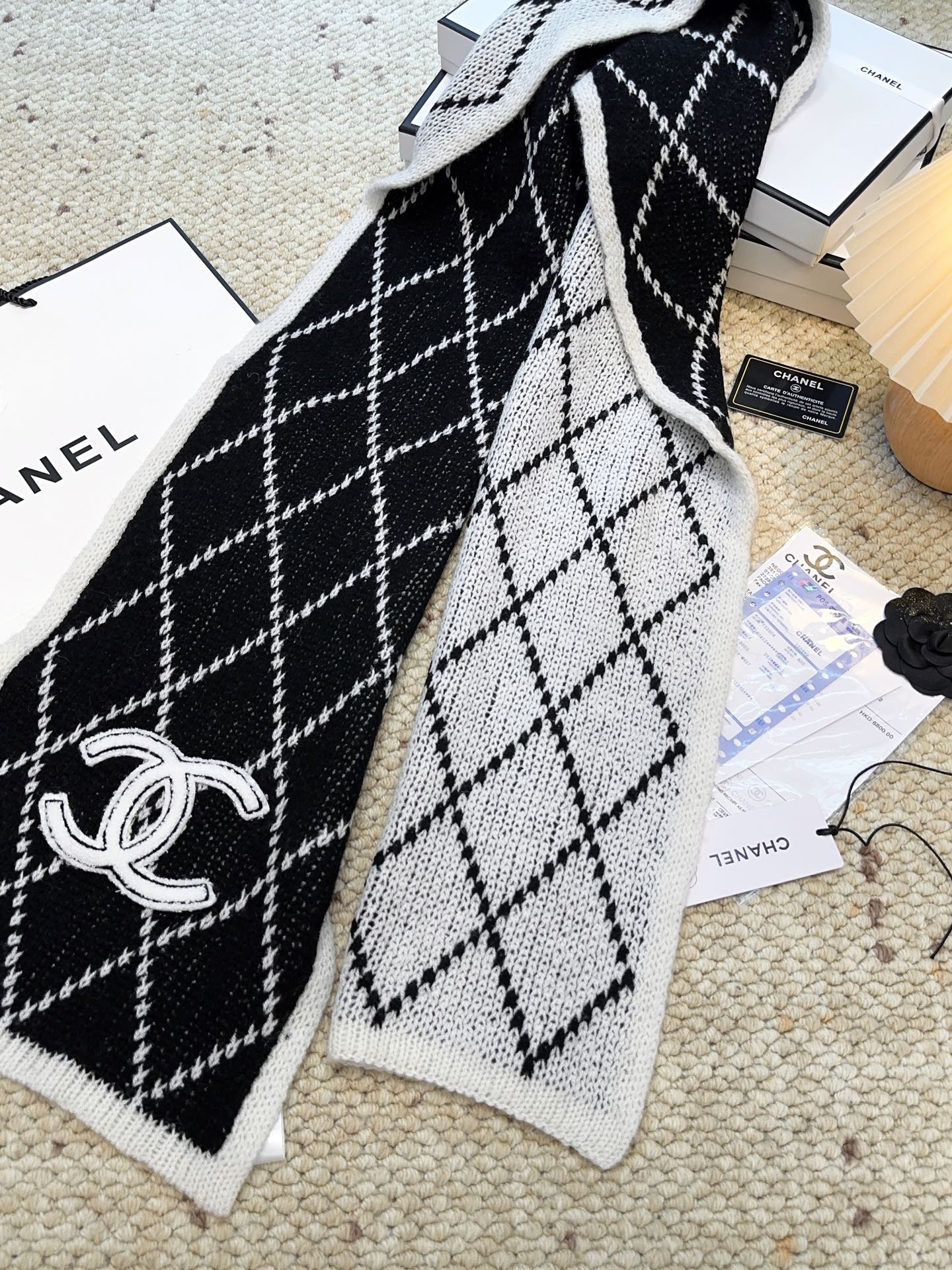 上新💃🏻💋👑👑香奈儿专柜新款💖💖美翻了[流泪]御用殿堂级极品‼️新款专柜在售 进口纯羊绒时尚绣花针织毛线