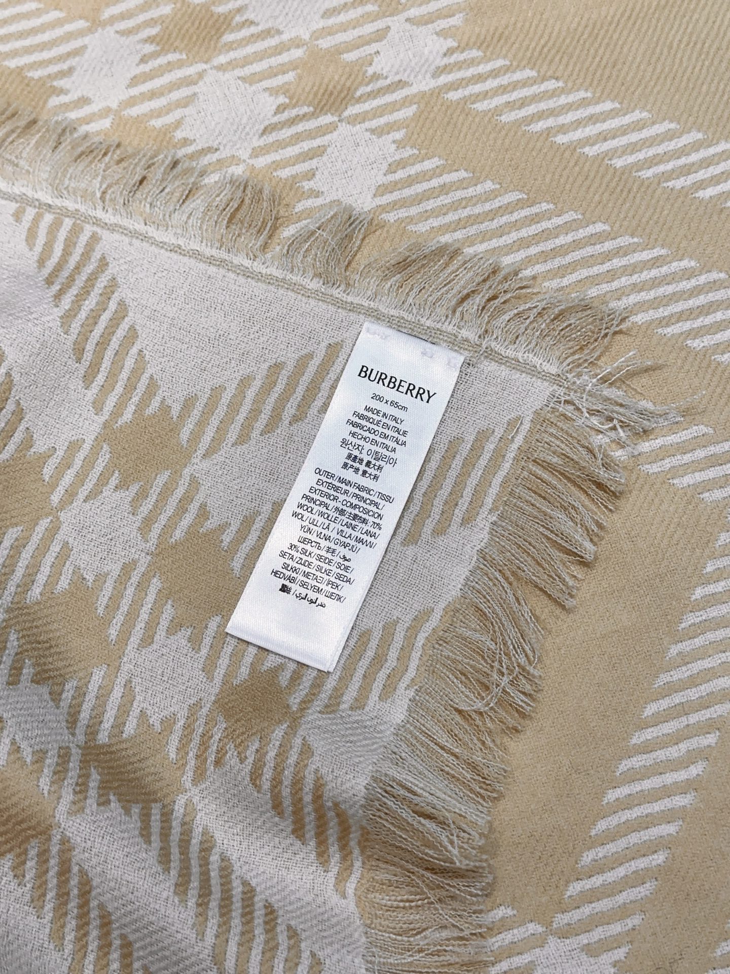 𝐁𝐔𝐑𝐁𝐄𝐑𝐑𝐘 • 𝟐𝟓ꫛꫀꪝ《骑士格纹长巾》张婧仪同款，原单品质！Size：200x65cm 70%