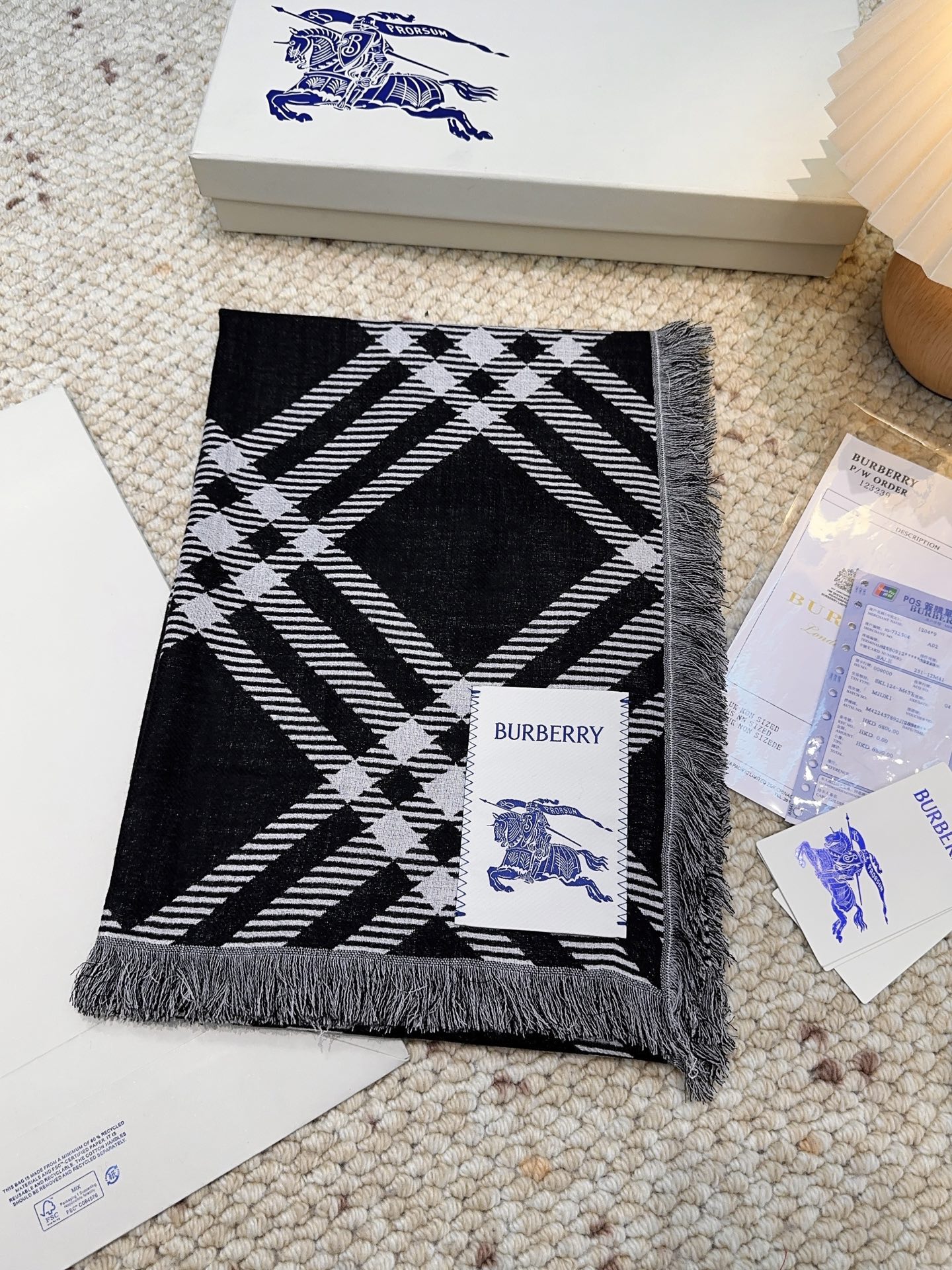 𝐁𝐔𝐑𝐁𝐄𝐑𝐑𝐘 • 𝟐𝟓ꫛꫀꪝ《骑士格纹长巾》张婧仪同款，原单品质！Size：200x65cm 70%