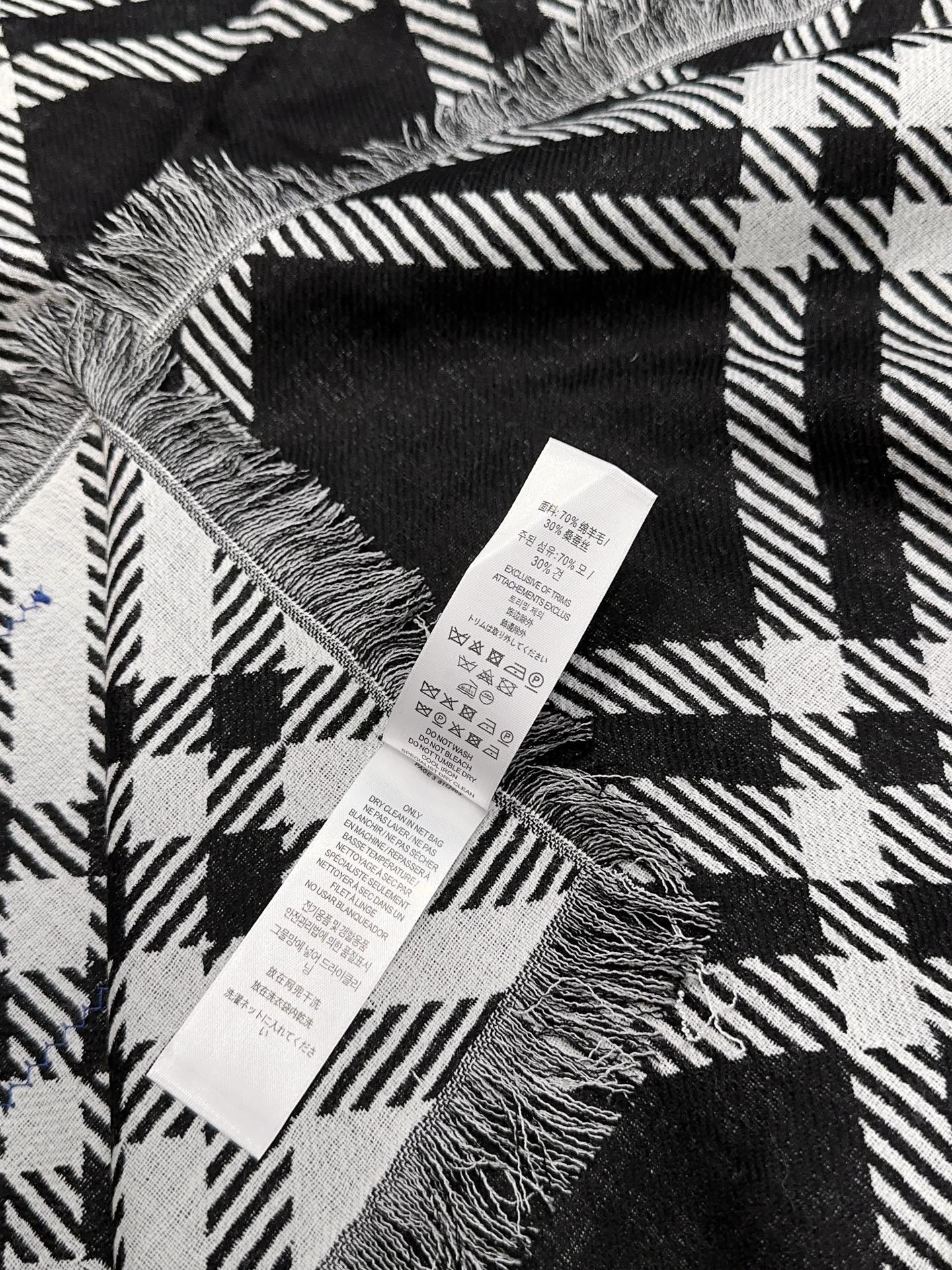 𝐁𝐔𝐑𝐁𝐄𝐑𝐑𝐘 • 𝟐𝟓ꫛꫀꪝ《骑士格纹长巾》张婧仪同款，原单品质！Size：200x65cm 70%