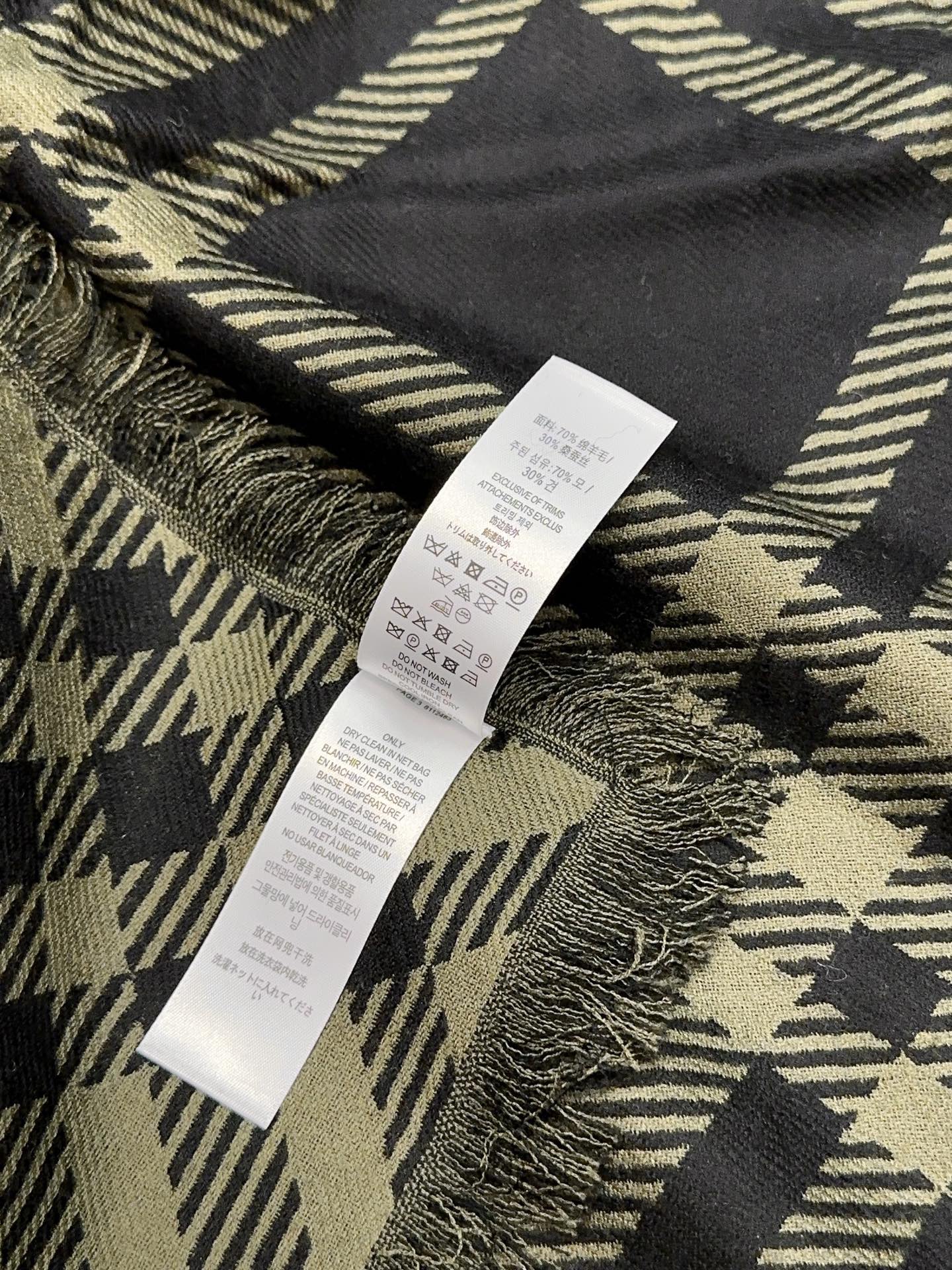 𝐁𝐔𝐑𝐁𝐄𝐑𝐑𝐘 • 𝟐𝟓ꫛꫀꪝ《骑士格纹长巾》张婧仪同款，原单品质！Size：200x65cm 70%