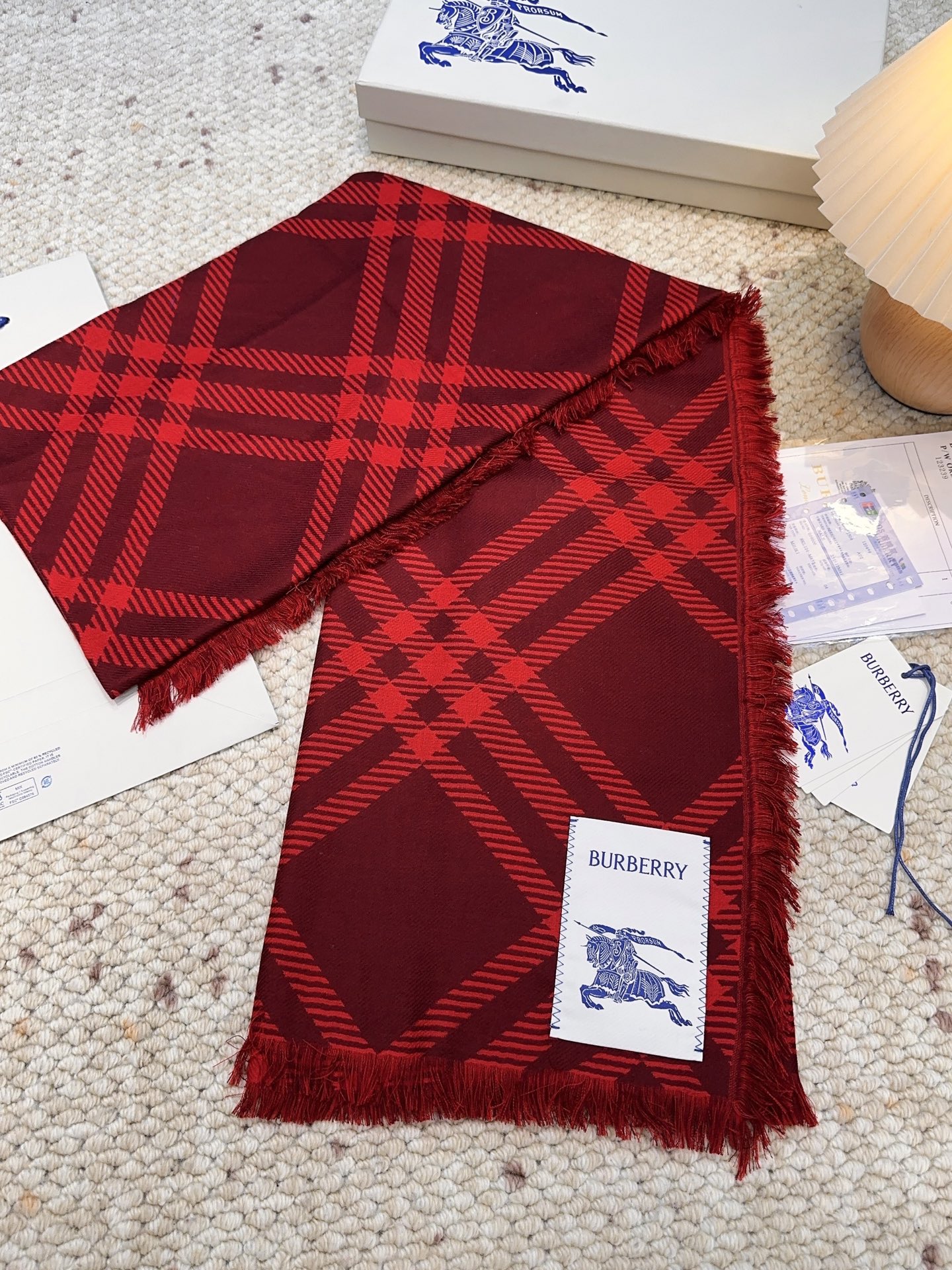 𝐁𝐔𝐑𝐁𝐄𝐑𝐑𝐘 • 𝟐𝟓ꫛꫀꪝ《骑士格纹长巾》张婧仪同款，原单品质！Size：200x65cm 70%