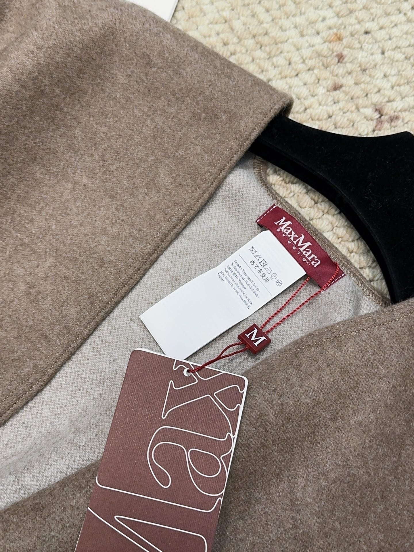 ✔️Maxmara臻品推荐，24年最火的斗篷披肩，同步专柜5000➕，秋冬新款！亲妈价格给力推荐！造型功