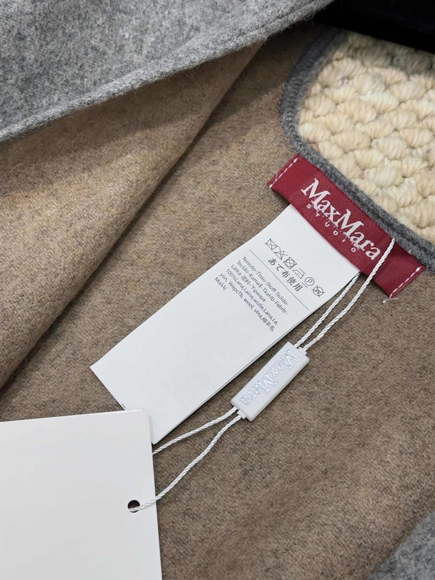 ✔️Maxmara臻品推荐，24年最火的斗篷披肩，同步专柜5000➕，秋冬新款！亲妈价格给力推荐！造型功