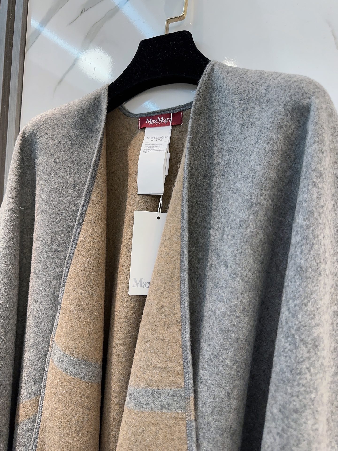 ✔️Maxmara臻品推荐，24年最火的斗篷披肩，同步专柜5000➕，秋冬新款！亲妈价格给力推荐！造型功