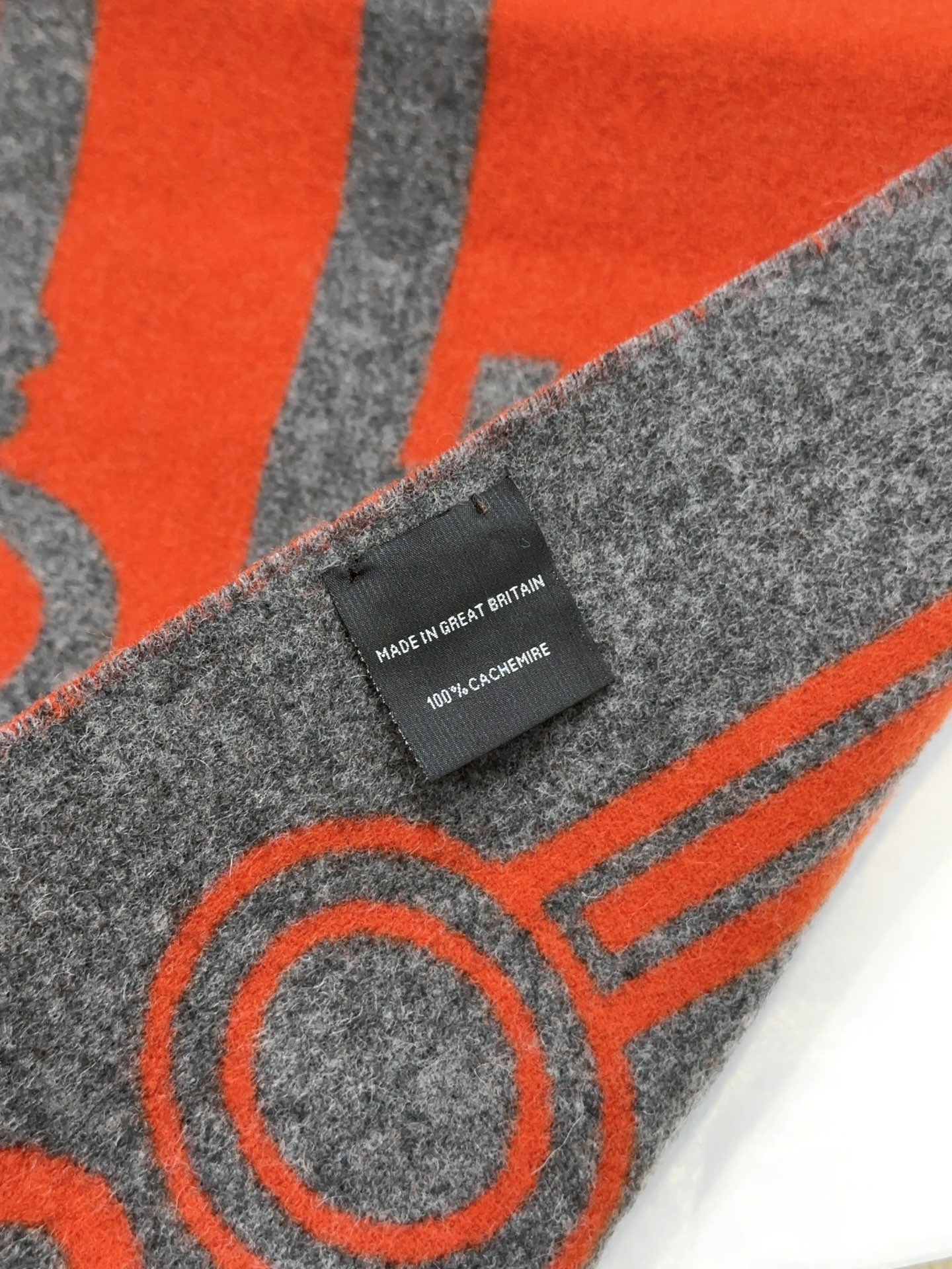 Hermès 2025爱马仕钥匙男女款围巾且买且珍惜 ~都是出口订单所以比较难遇 东西讲究少而精 的一定要收 这款H家女士围巾