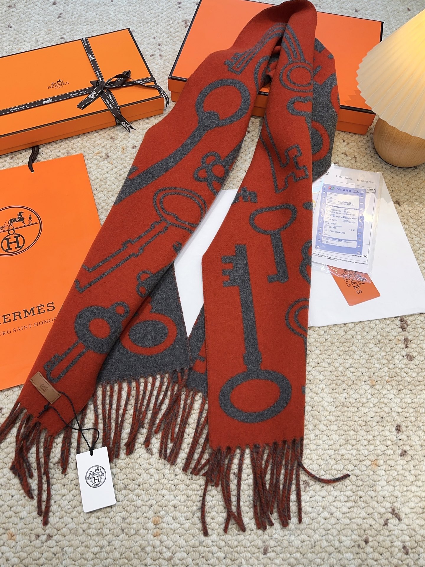 Hermès 2025爱马仕钥匙男女款围巾且买且珍惜 ~都是出口订单所以比较难遇 东西讲究少而精 的一定要收 这款H家女士围巾