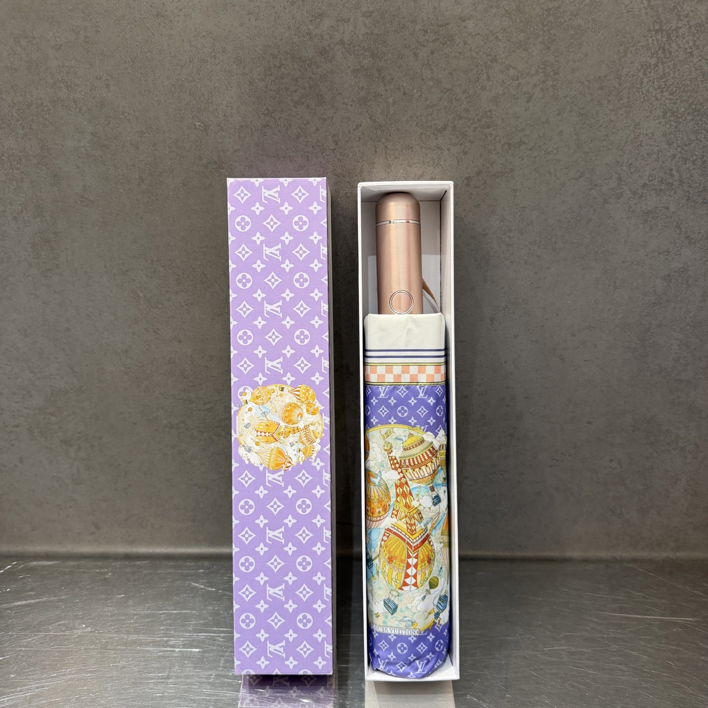 LV 路易威登三折防晒睛雨伞。。 夏季新款 全自动折叠晴雨伞 内里黑色涂层防晒有效阻隔紫外线99%，UP