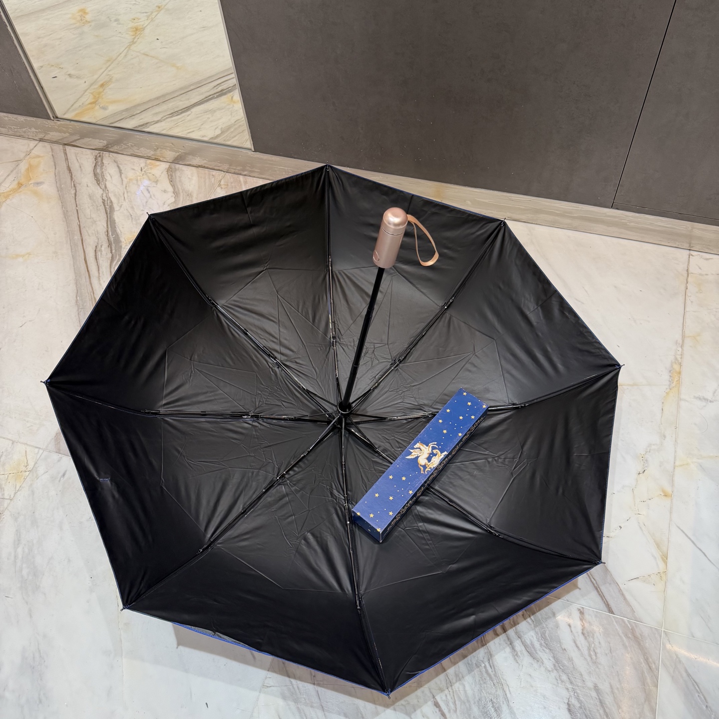 迪奥Dior 三折防晒睛雨伞。。夏季新款 全自动折叠晴雨伞 内里黑色涂层防晒有效阻隔紫外线99%，UPF