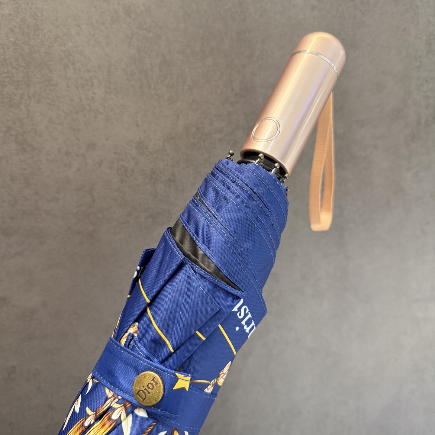 迪奥Dior 三折防晒睛雨伞。。夏季新款 全自动折叠晴雨伞 内里黑色涂层防晒有效阻隔紫外线99%，UPF