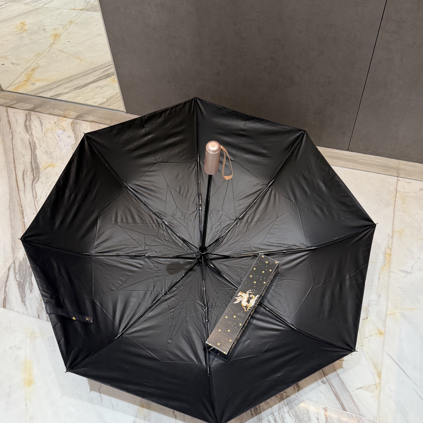 迪奥Dior 三折防晒睛雨伞。。夏季新款 全自动折叠晴雨伞 内里黑色涂层防晒有效阻隔紫外线99%，UPF