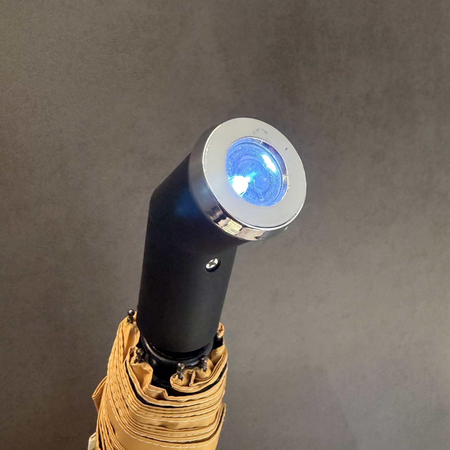 迪奥Dior 三折防晒睛雨伞。。夏季新款 全自动折叠晴雨伞 内里黑色涂层防晒有效阻隔紫外线99%，UPF