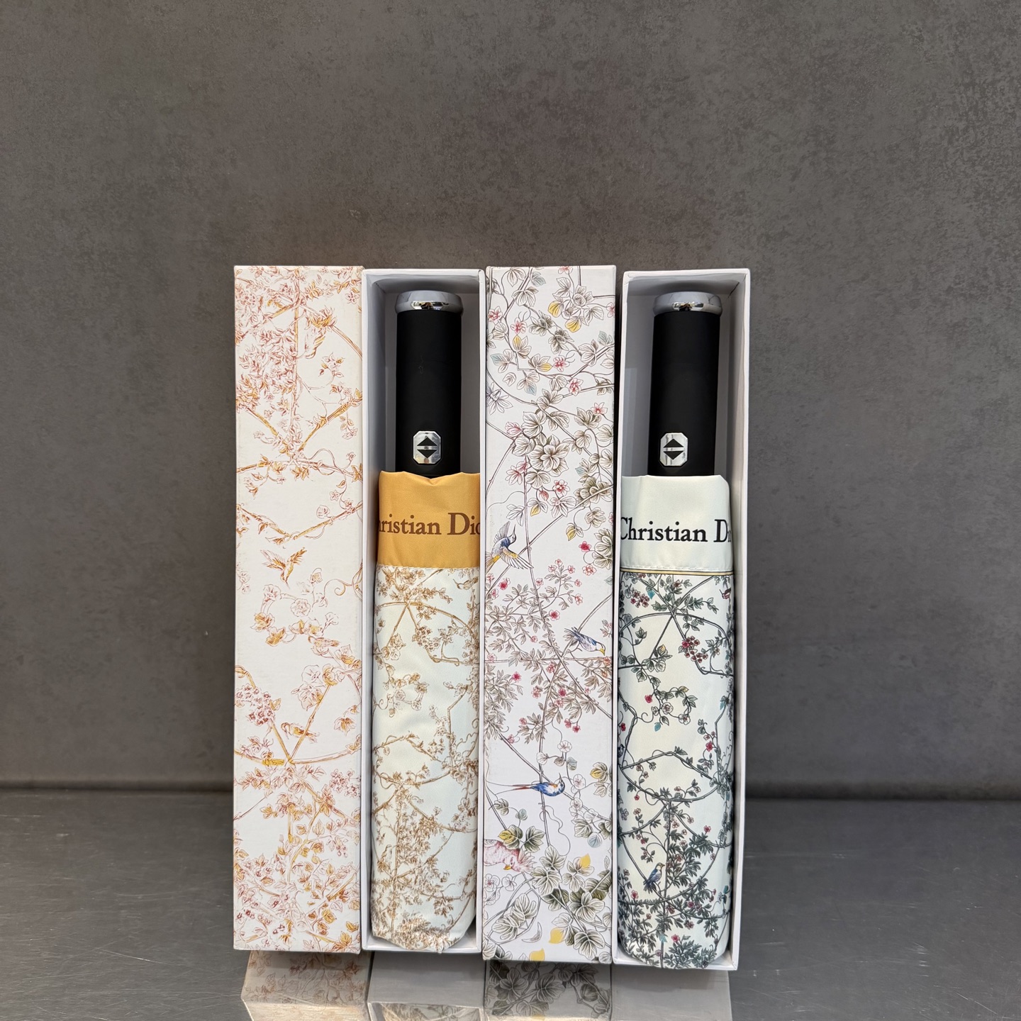 迪奥Dior 三折防晒睛雨伞。。夏季新款 全自动折叠晴雨伞 内里黑色涂层防晒有效阻隔紫外线99%，UPF