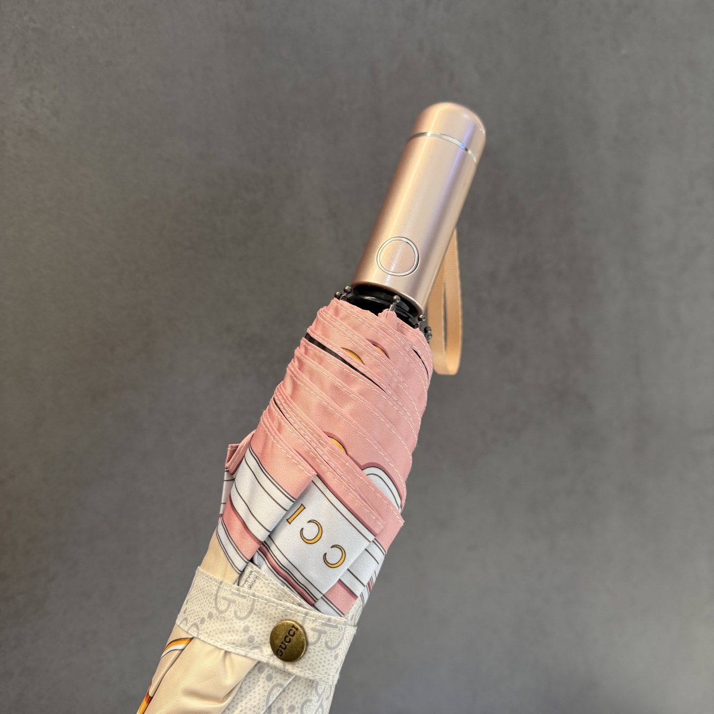 LV 路易威登三折防晒睛雨伞。。 夏季新款 全自动折叠晴雨伞 内里黑色涂层防晒有效阻隔紫外线99%，UP