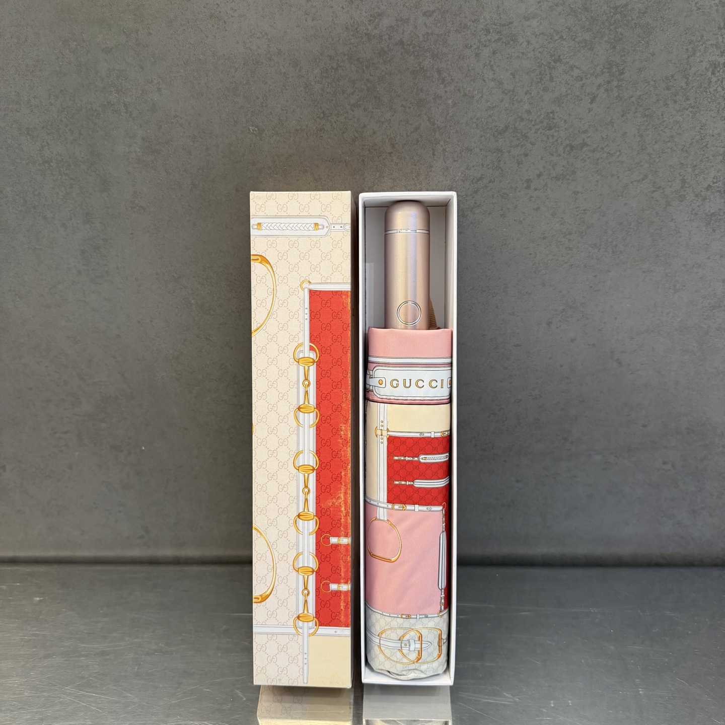 LV 路易威登三折防晒睛雨伞。。 夏季新款 全自动折叠晴雨伞 内里黑色涂层防晒有效阻隔紫外线99%，UP