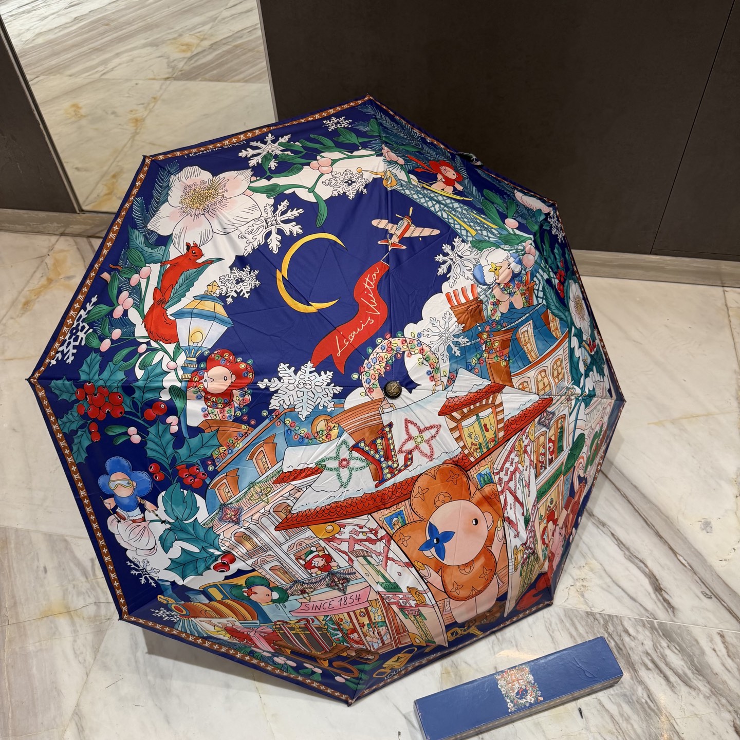 LV 路易威登三折防晒睛雨伞。。 夏季新款 全自动折叠晴雨伞 内里黑色涂层防晒有效阻隔紫外线99%，UP