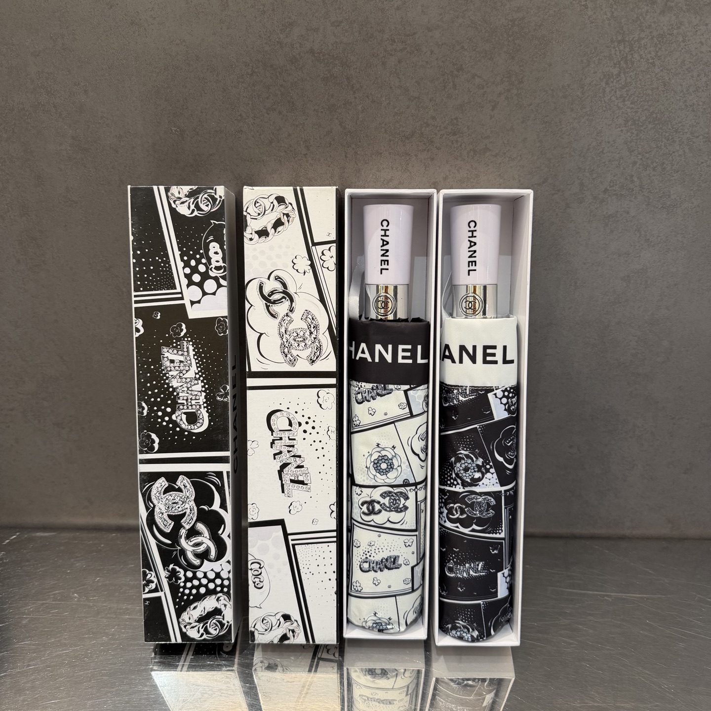 CHANEL（香奈儿）新款三折自动折叠晴雨伞 做工精细 气质 时尚 炒鸡好看！防紫外线 人手必备 ！