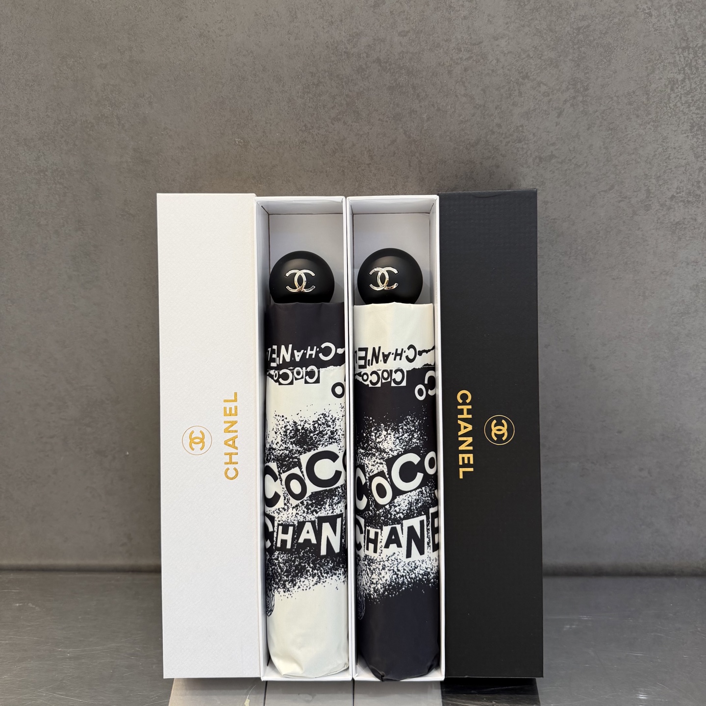 CHANEL（香奈儿）新款三折自动折叠晴雨伞 做工精细 气质 时尚 炒鸡好看！防紫外线 人手必备 ！