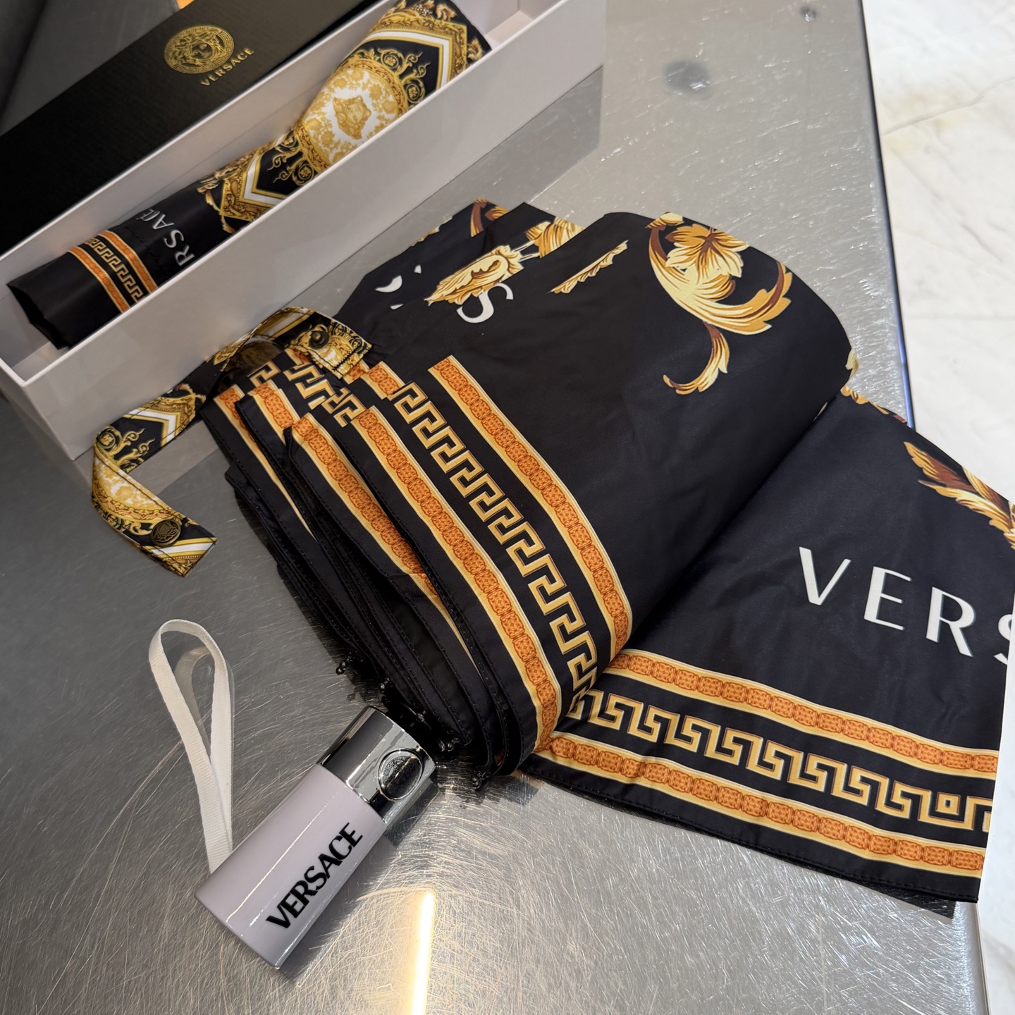 🌈🌈️范思哲（VERSACE）三折防晒睛雨伞。。 2025夏季新款 全自动折叠晴雨伞 内里黑色涂层防晒有