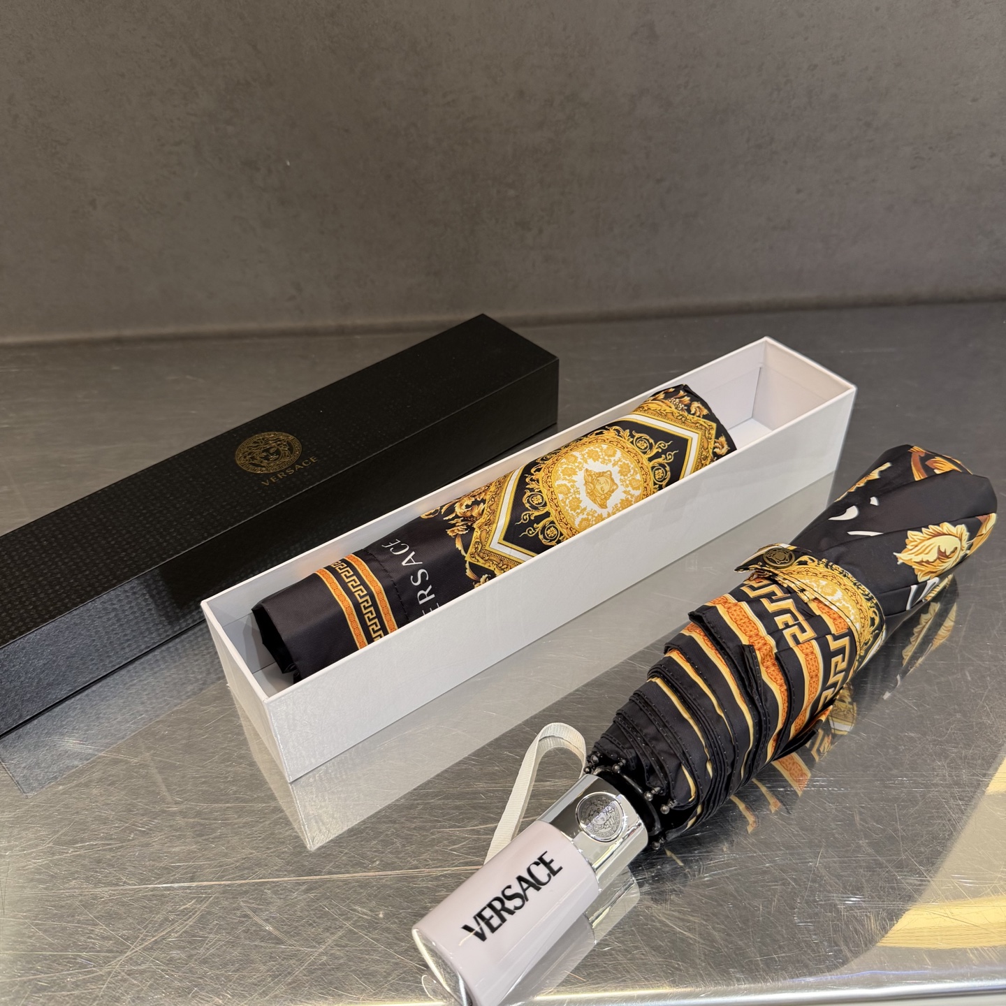 🌈🌈️范思哲（VERSACE）三折防晒睛雨伞。。 2025夏季新款 全自动折叠晴雨伞 内里黑色涂层防晒有