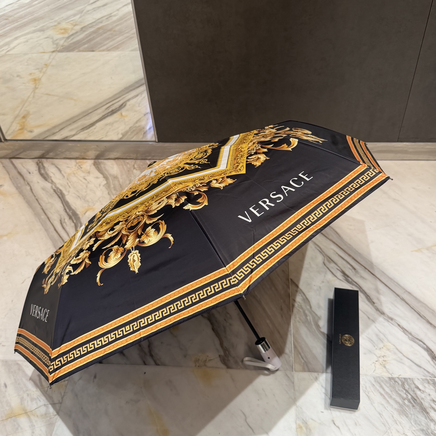 🌈🌈️范思哲（VERSACE）三折防晒睛雨伞。。 2025夏季新款 全自动折叠晴雨伞 内里黑色涂层防晒有
