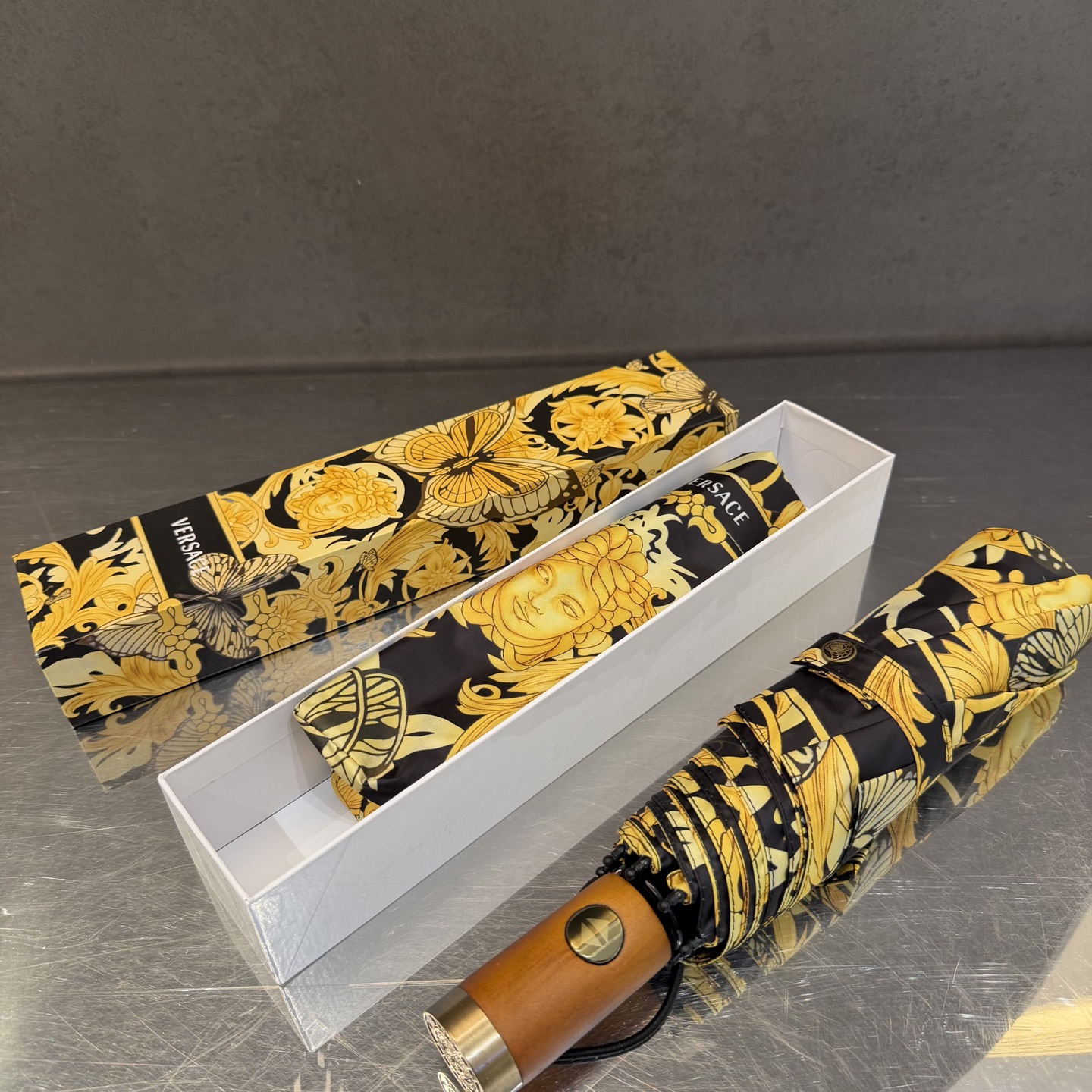 🌈🌈️范思哲（VERSACE）三折防晒睛雨伞。。 2025夏季新款 全自动折叠晴雨伞 内里黑色涂层防晒有