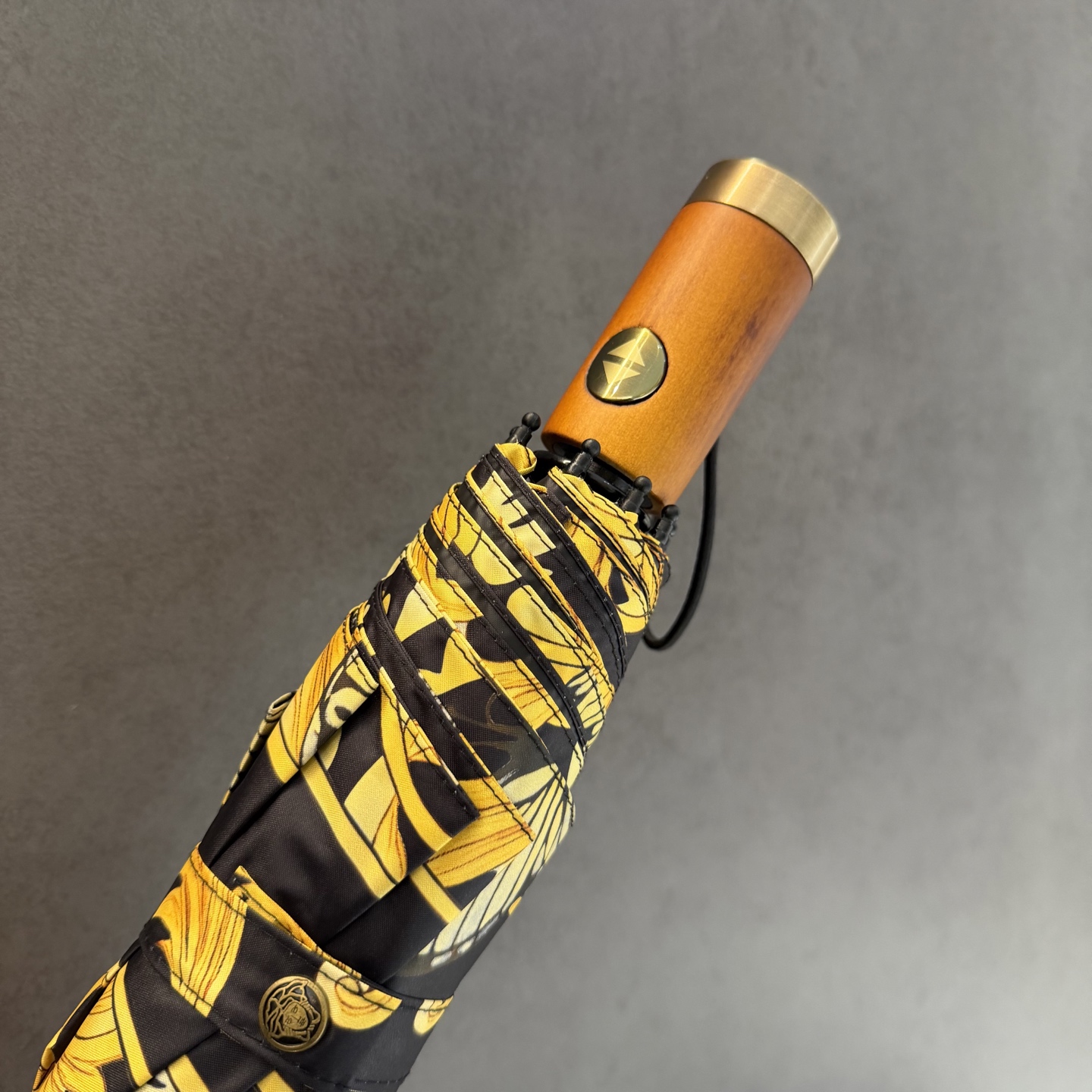 🌈🌈️范思哲（VERSACE）三折防晒睛雨伞。。 2025夏季新款 全自动折叠晴雨伞 内里黑色涂层防晒有