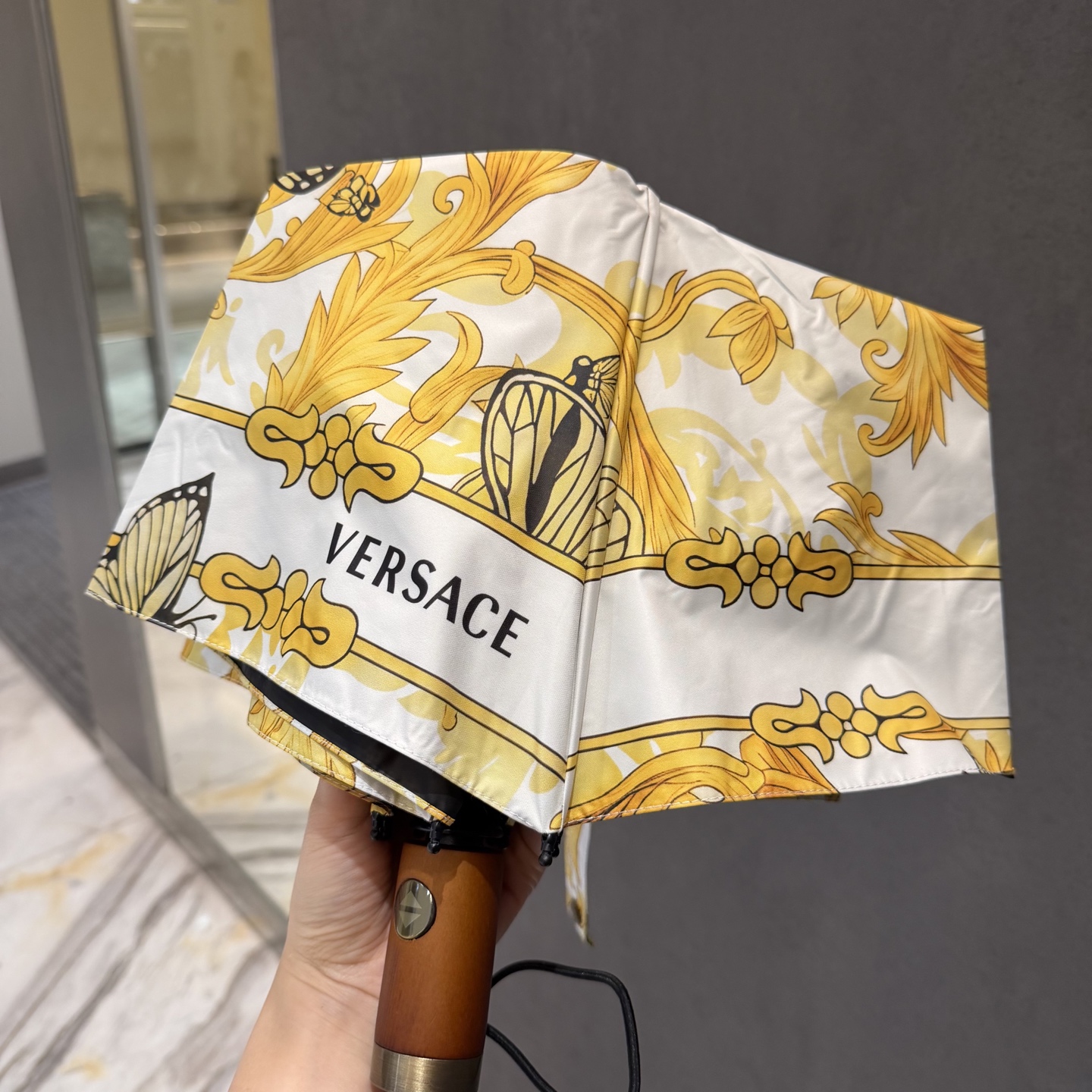 🌈🌈️范思哲（VERSACE）三折防晒睛雨伞。。 2025夏季新款 全自动折叠晴雨伞 内里黑色涂层防晒有