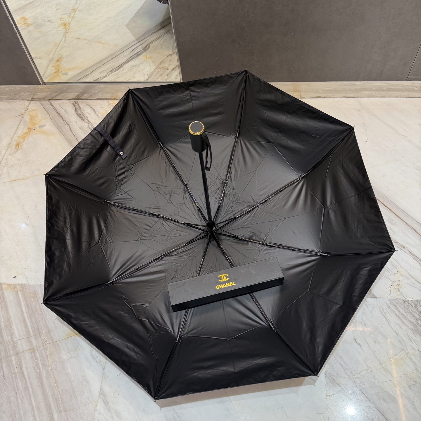 CHANEL（香奈儿）新款三折自动折叠晴雨伞 做工精细 气质 时尚 炒鸡好看！防紫外线 人手必备 ！