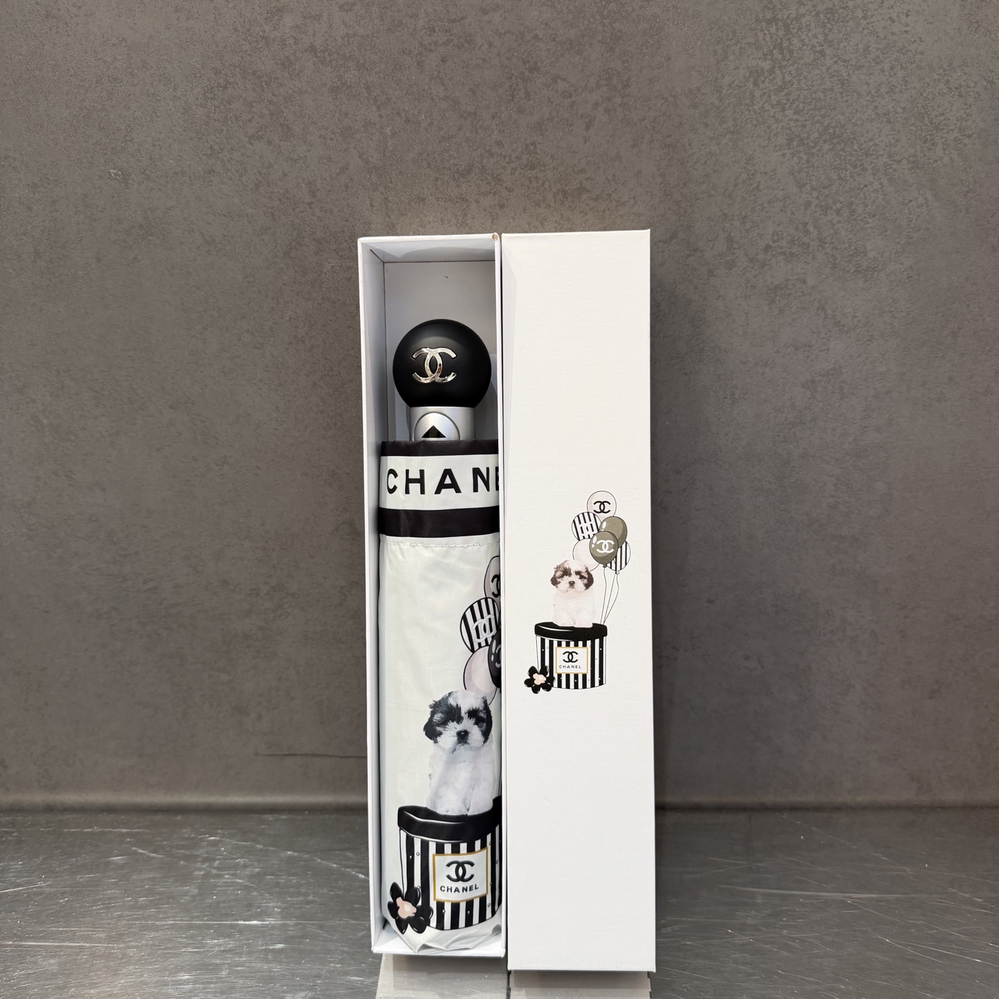 CHANEL（香奈儿）新款三折自动折叠晴雨伞 做工精细 气质 时尚 炒鸡好看！防紫外线 人手必备 ！